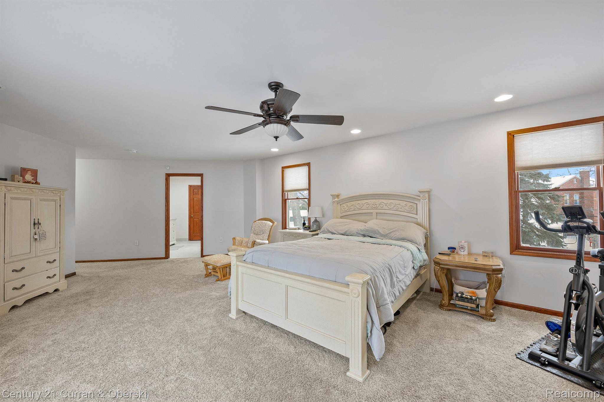 Dearborn, Michigan, 48128, United States, 4 Bedrooms Bedrooms, ,3 BathroomsBathrooms,Residential,For Sale,1908051