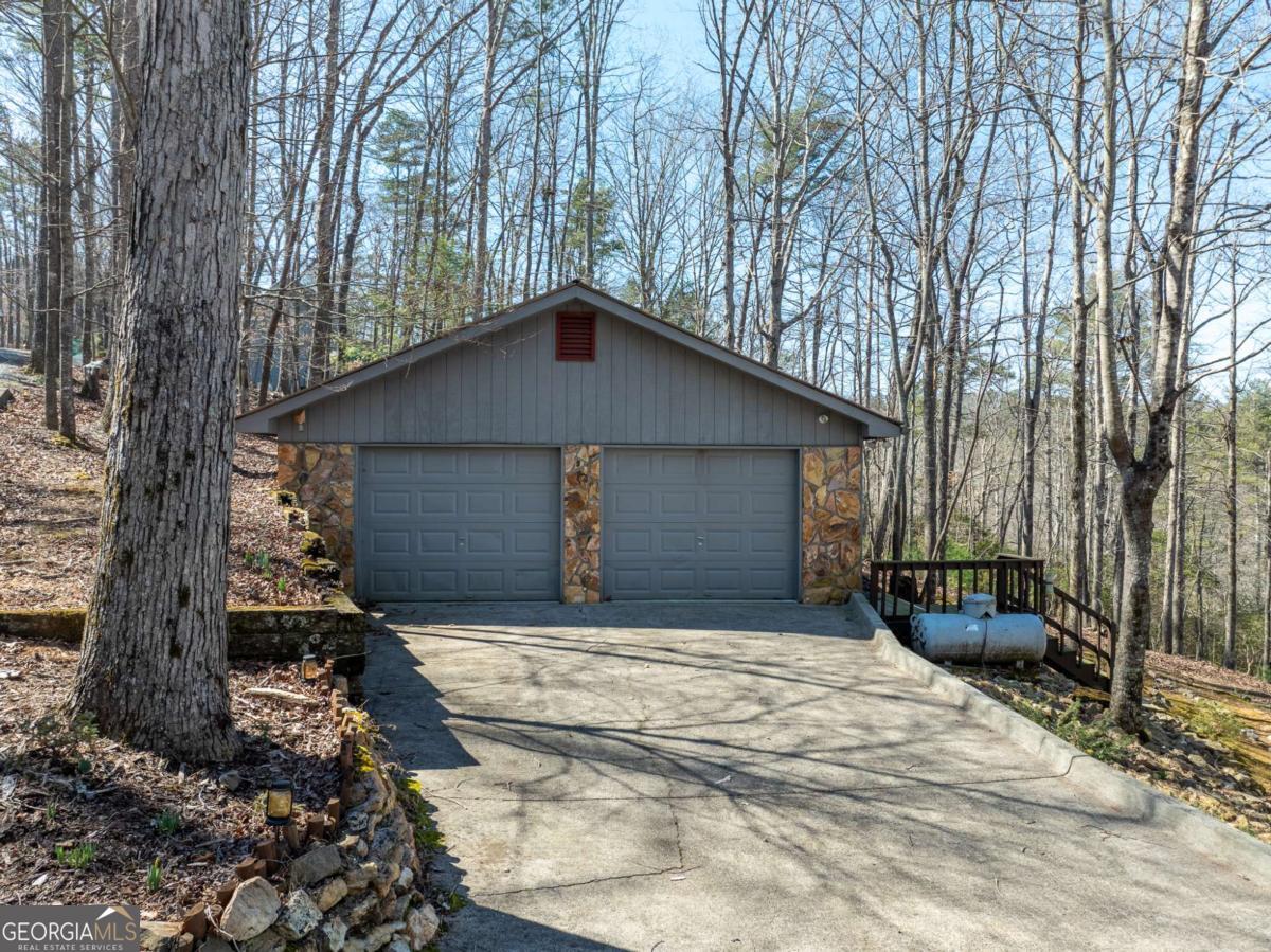 Ellijay, Georgia, 30540, United States, 4 Bedrooms Bedrooms, ,4 BathroomsBathrooms,Residential,For Sale,1859084