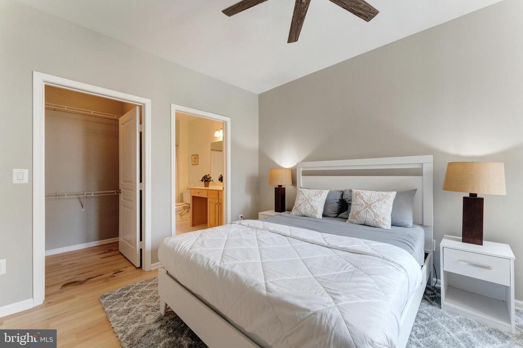 Reston, Virginia, 20190, United States, 2 Bedrooms Bedrooms, ,2 BathroomsBathrooms,Residential,For Sale,1904238