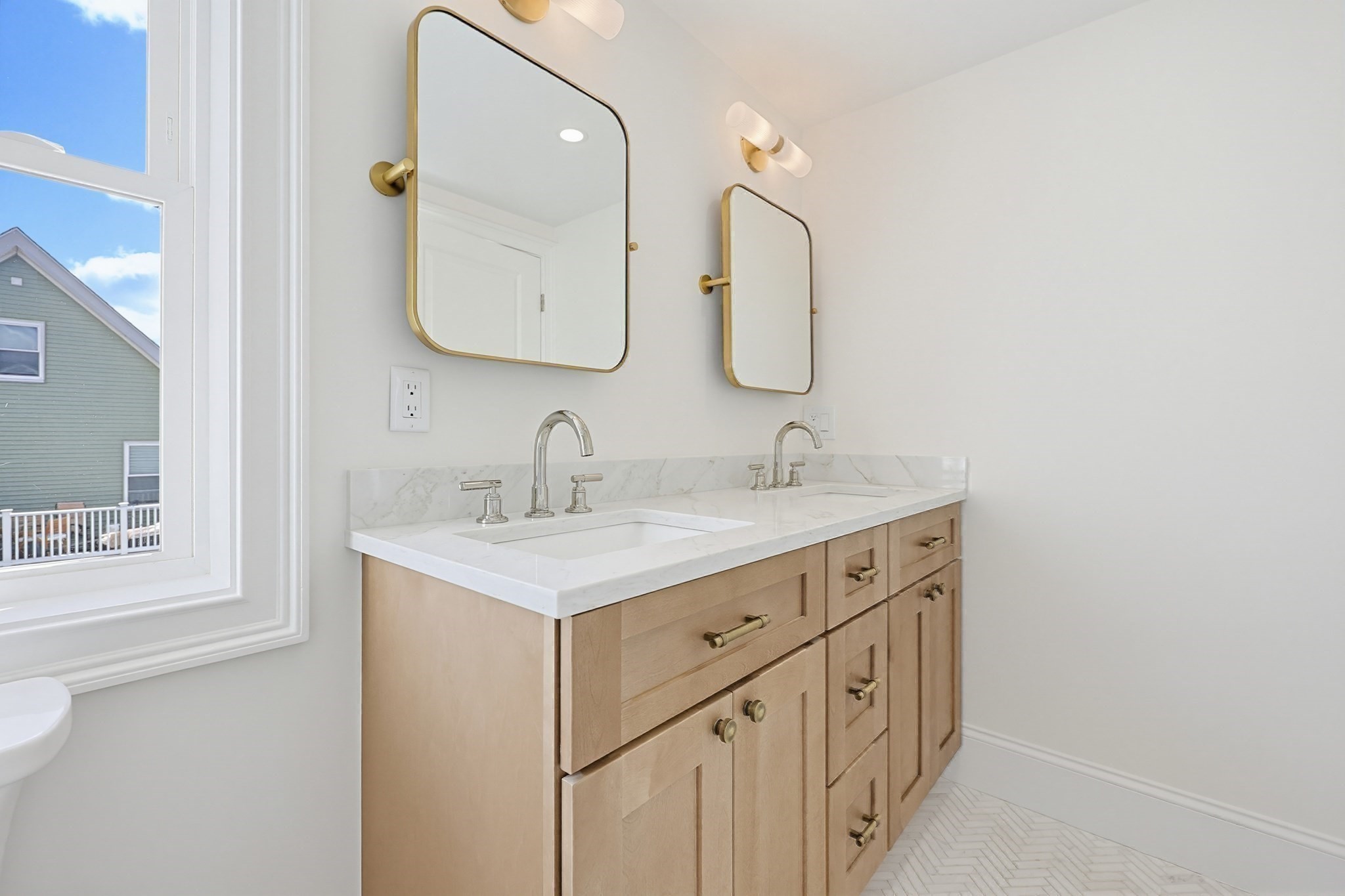 Brighton, Massachusetts, 02135, United States, 4 Bedrooms Bedrooms, ,4 BathroomsBathrooms,Residential,For Sale,2030744