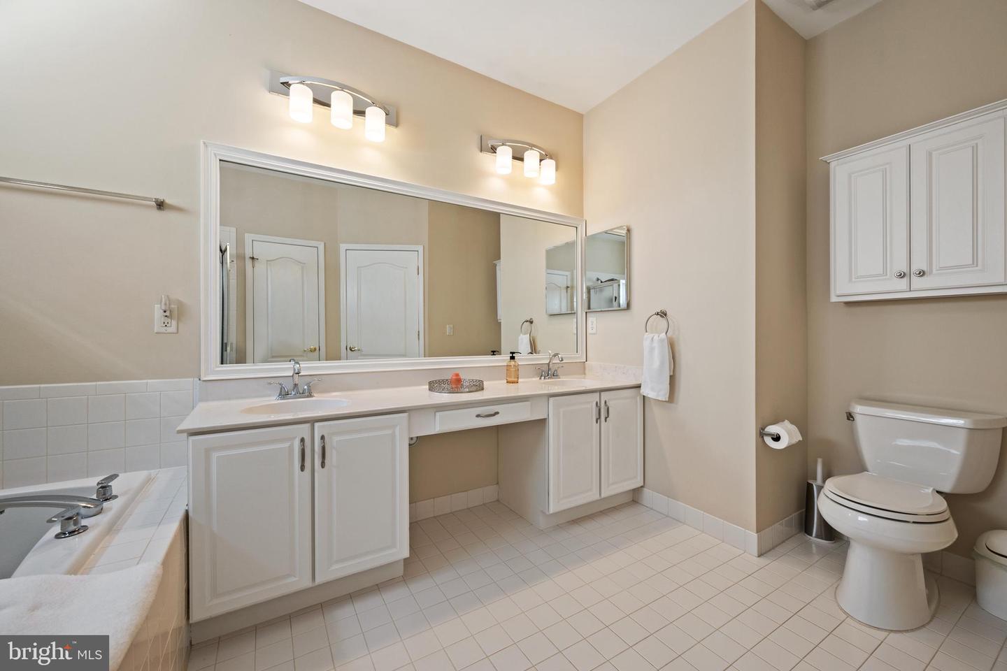 Princeton Junction, New Jersey, 08550, United States, 2 Bedrooms Bedrooms, ,2 BathroomsBathrooms,Residential,For Sale,1989105