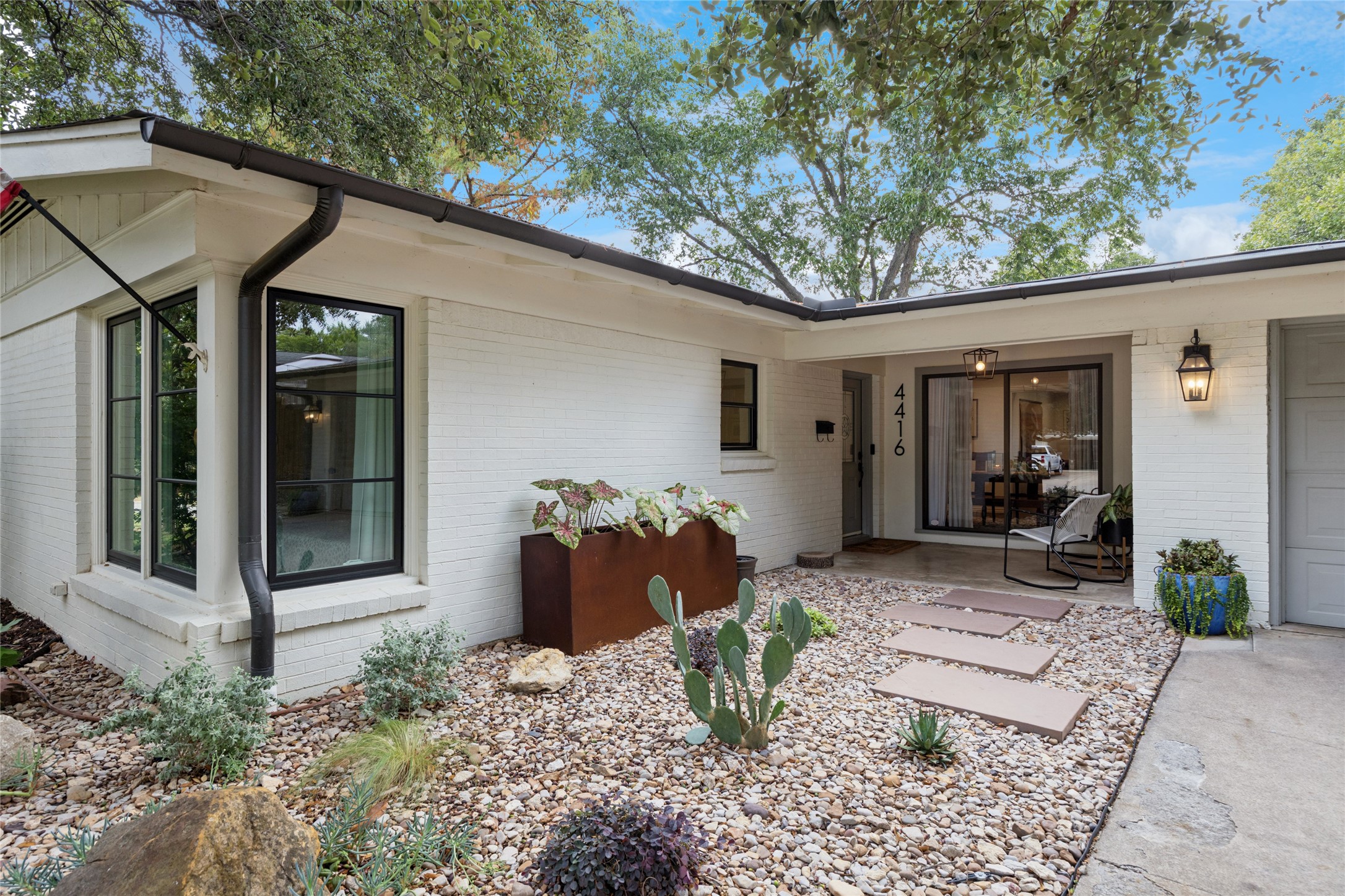 Fort Worth, Texas, 76116, United States, 4 Bedrooms Bedrooms, ,2 BathroomsBathrooms,Residential,For Sale,1957427