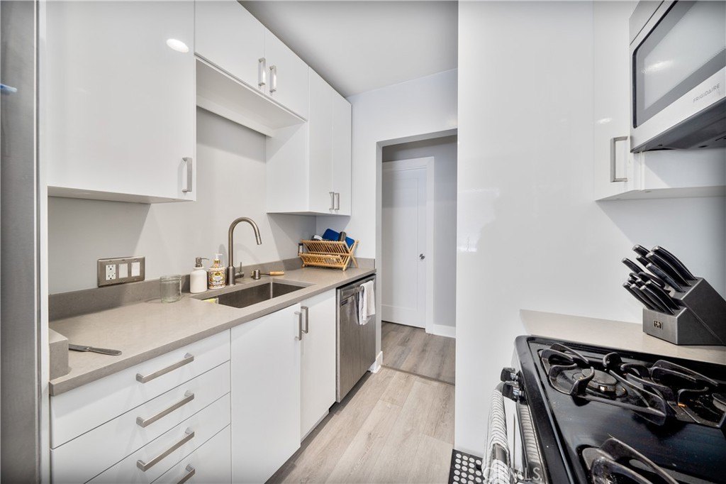 Venice, California, 90291, United States, 10 Bedrooms Bedrooms, ,8 BathroomsBathrooms,Residential,For Sale,1826994