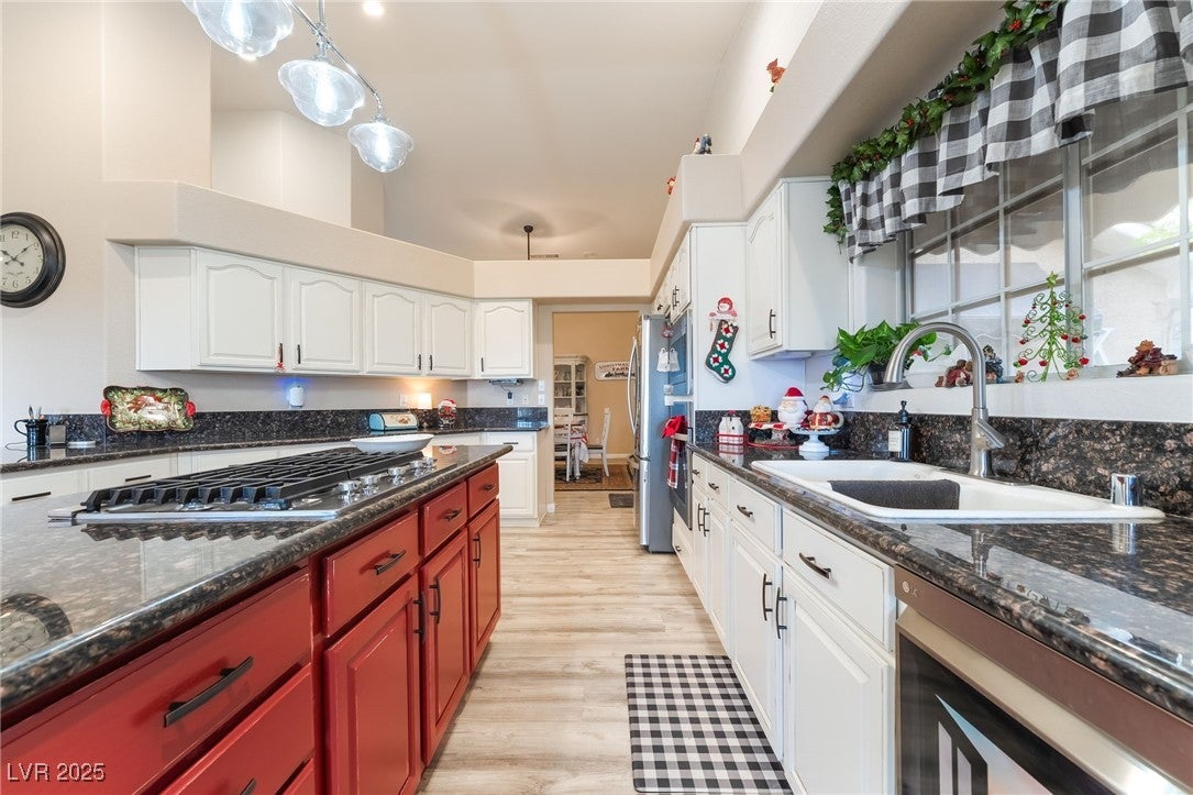 Henderson, Nevada, 89015, United States, 4 Bedrooms Bedrooms, ,3 BathroomsBathrooms,Residential,For Sale,2001549