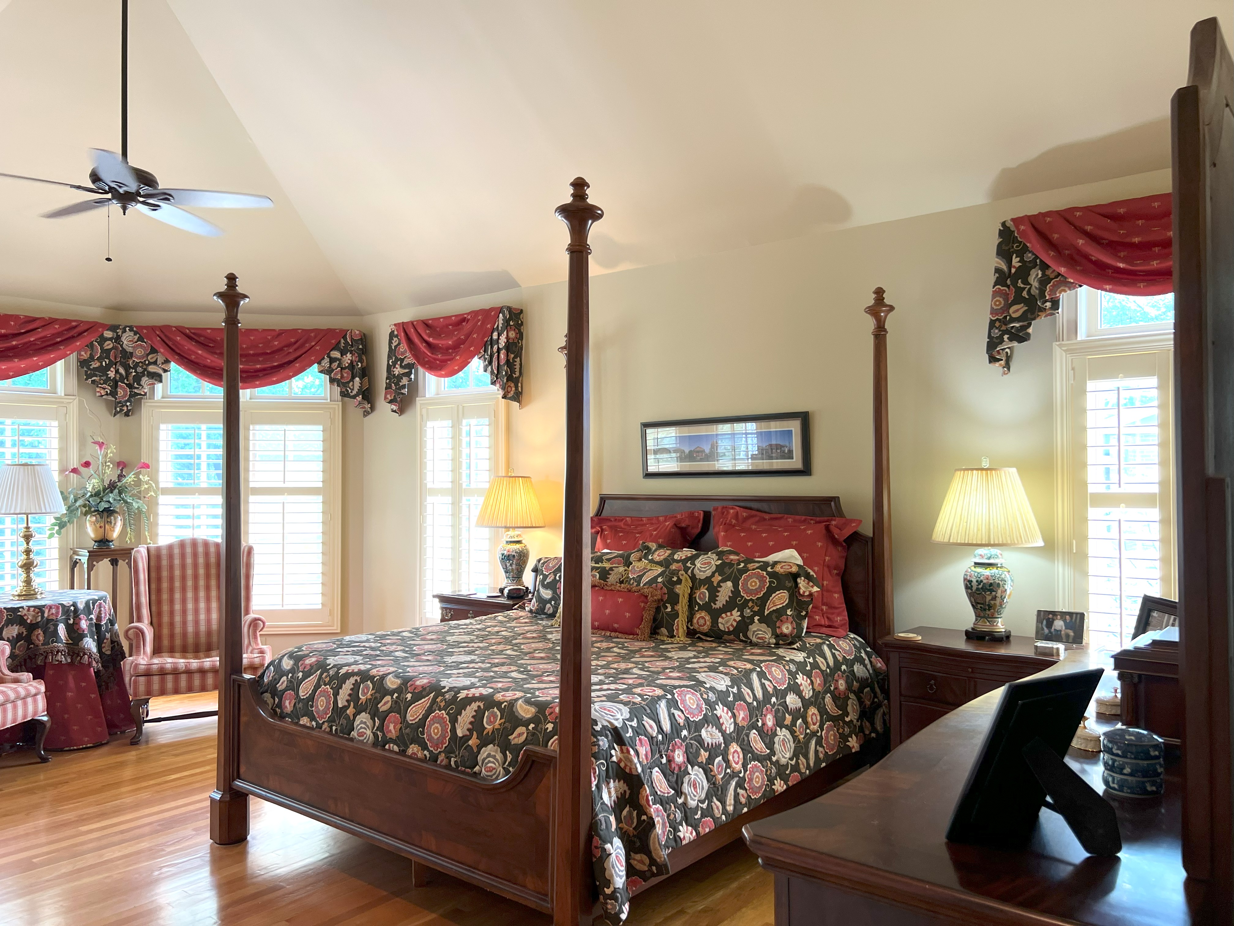 Frankfort, Kentucky, 40601, United States, 5 Bedrooms Bedrooms, ,4 BathroomsBathrooms,Residential,For Sale,1983551