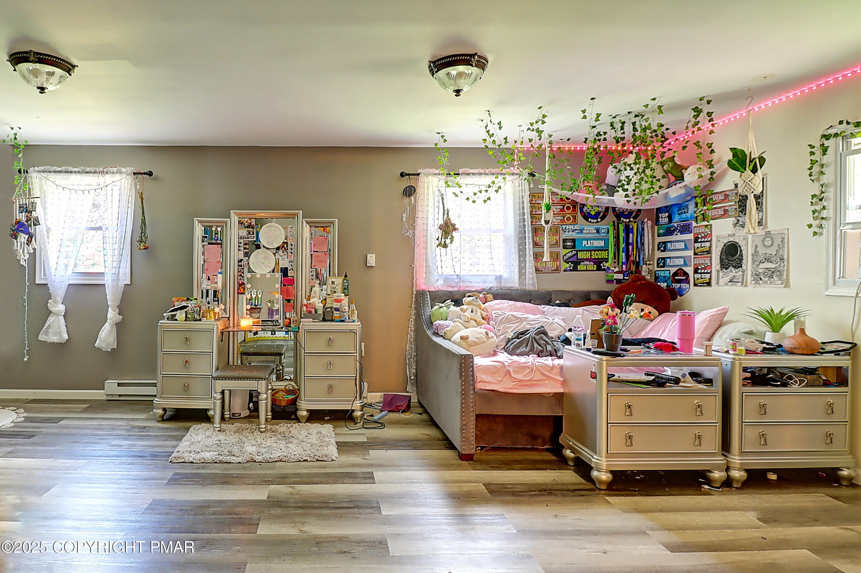 Blakeslee, Pennsylvania, 18610, United States, 4 Bedrooms Bedrooms, ,4 BathroomsBathrooms,Residential,For Sale,1982561