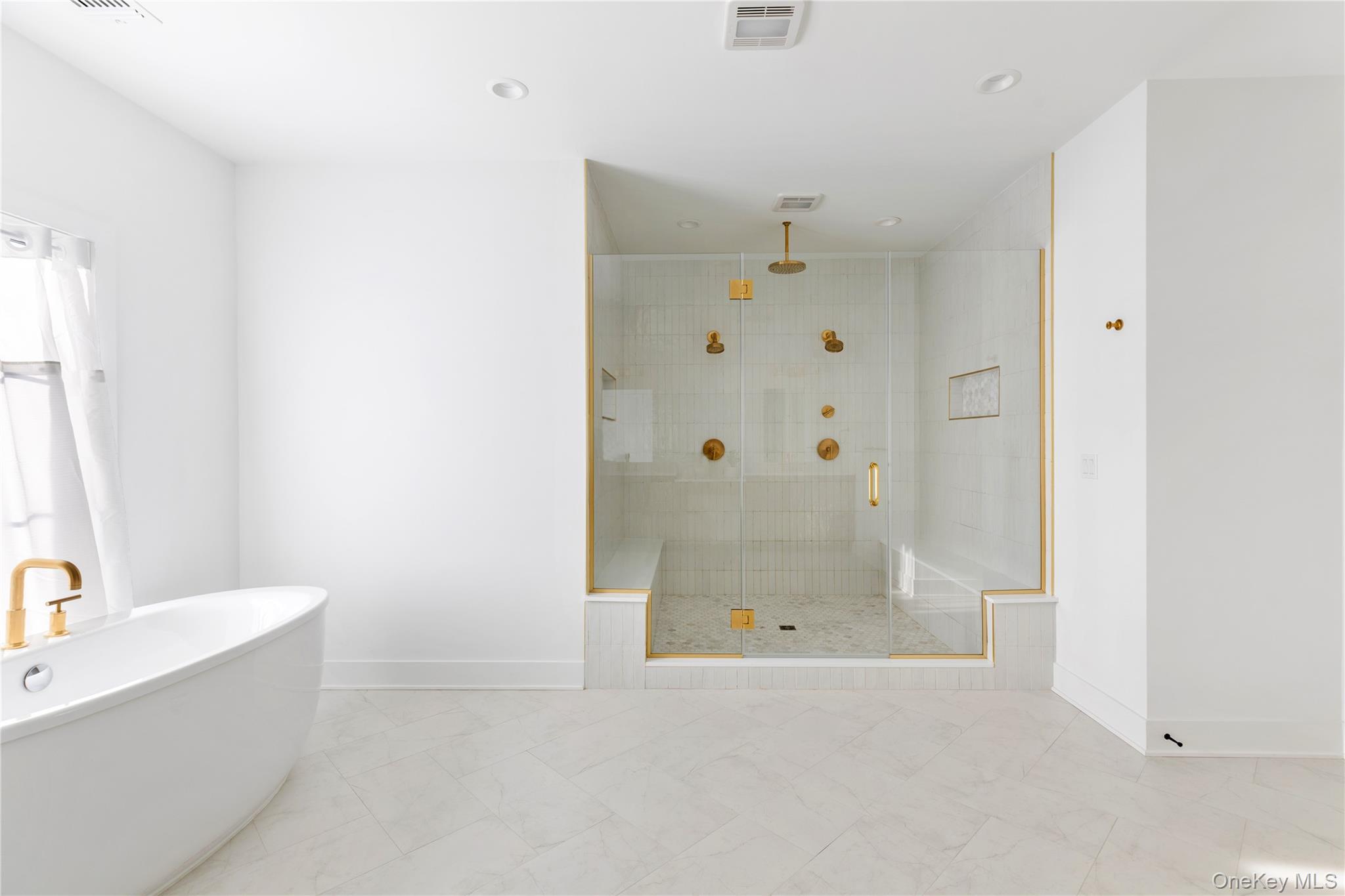  1 Sequoia Circle, Manhasset, NY, 11030 - 物件實景