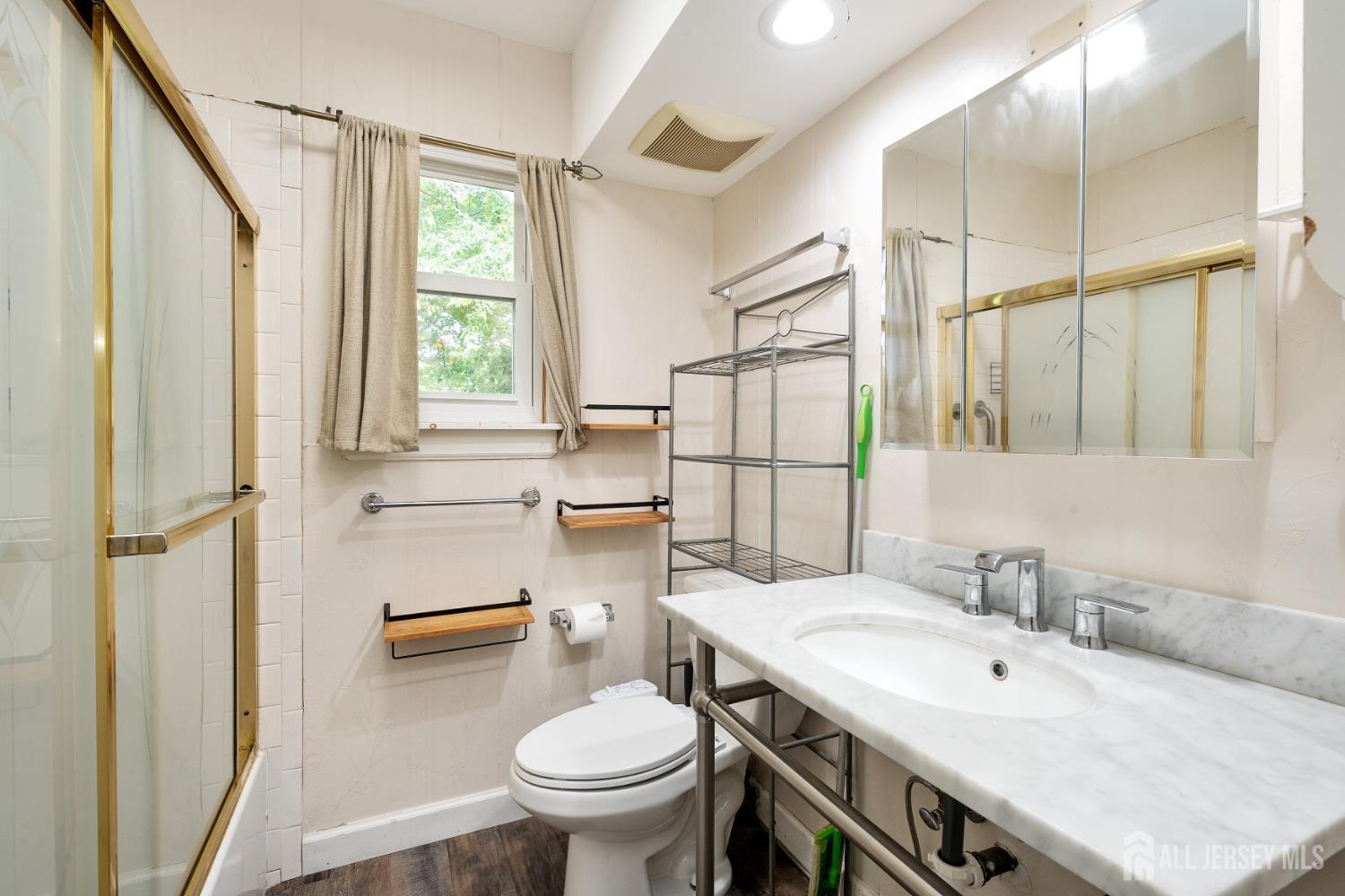 North Brunswick, New Jersey, 08902, United States, 4 Bedrooms Bedrooms, ,3 BathroomsBathrooms,Residential,For Sale,1979106