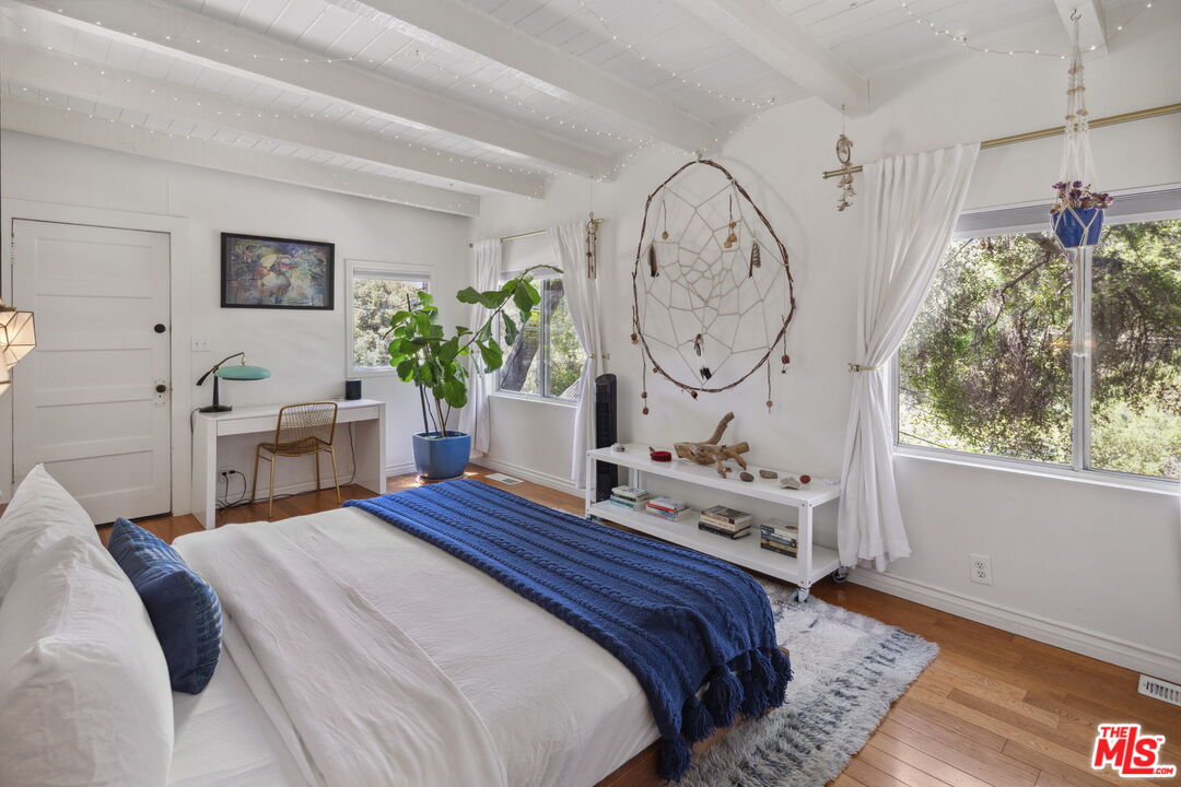 Topanga, California, 90290, United States, 4 Bedrooms Bedrooms, ,3 BathroomsBathrooms,Residential,For Sale,1795536