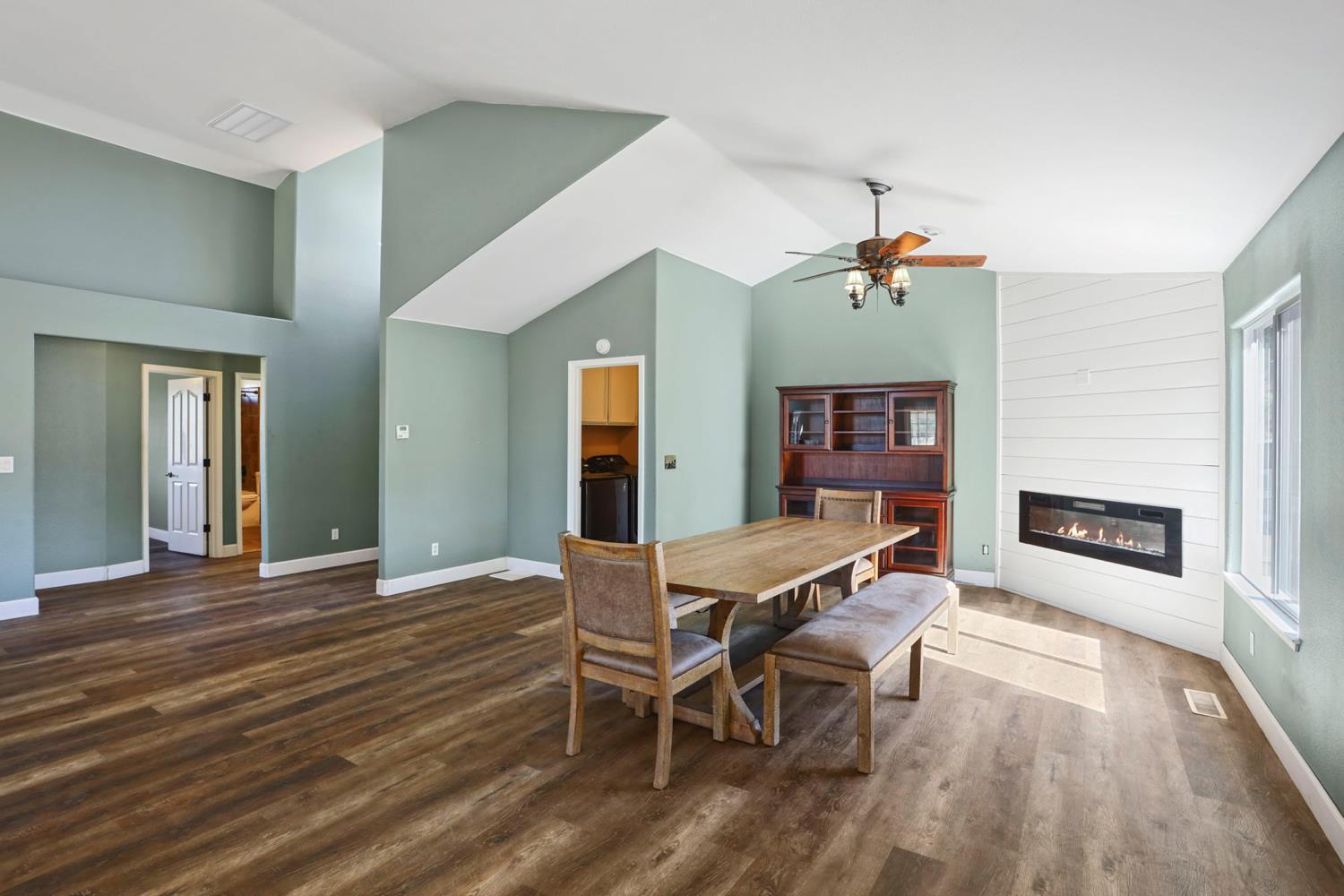 Valley Springs, California, 95252, United States, 3 Bedrooms Bedrooms, ,2 BathroomsBathrooms,Residential,For Sale,1978438