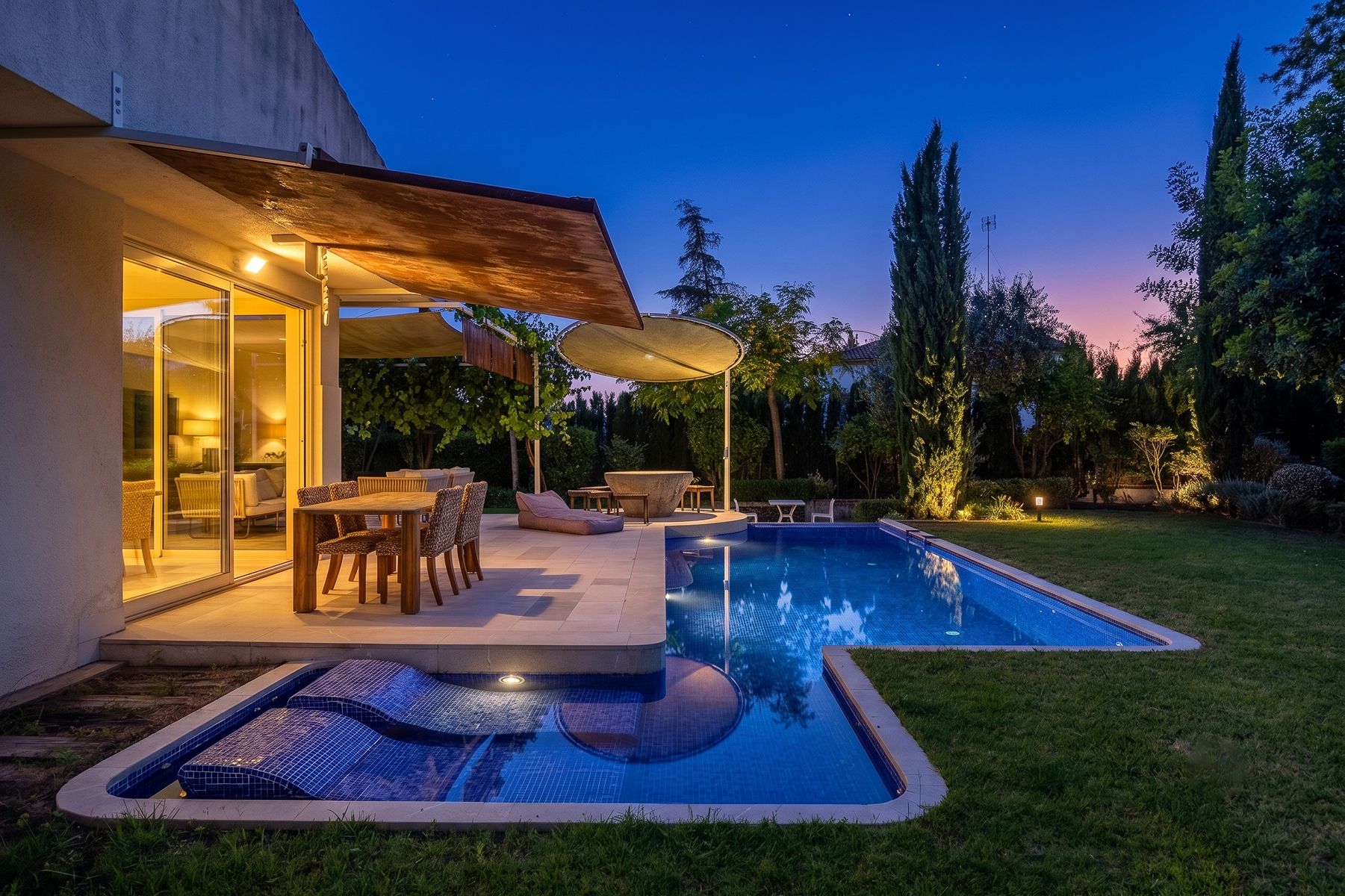  Designer detached house with pool in private development - 物件實景