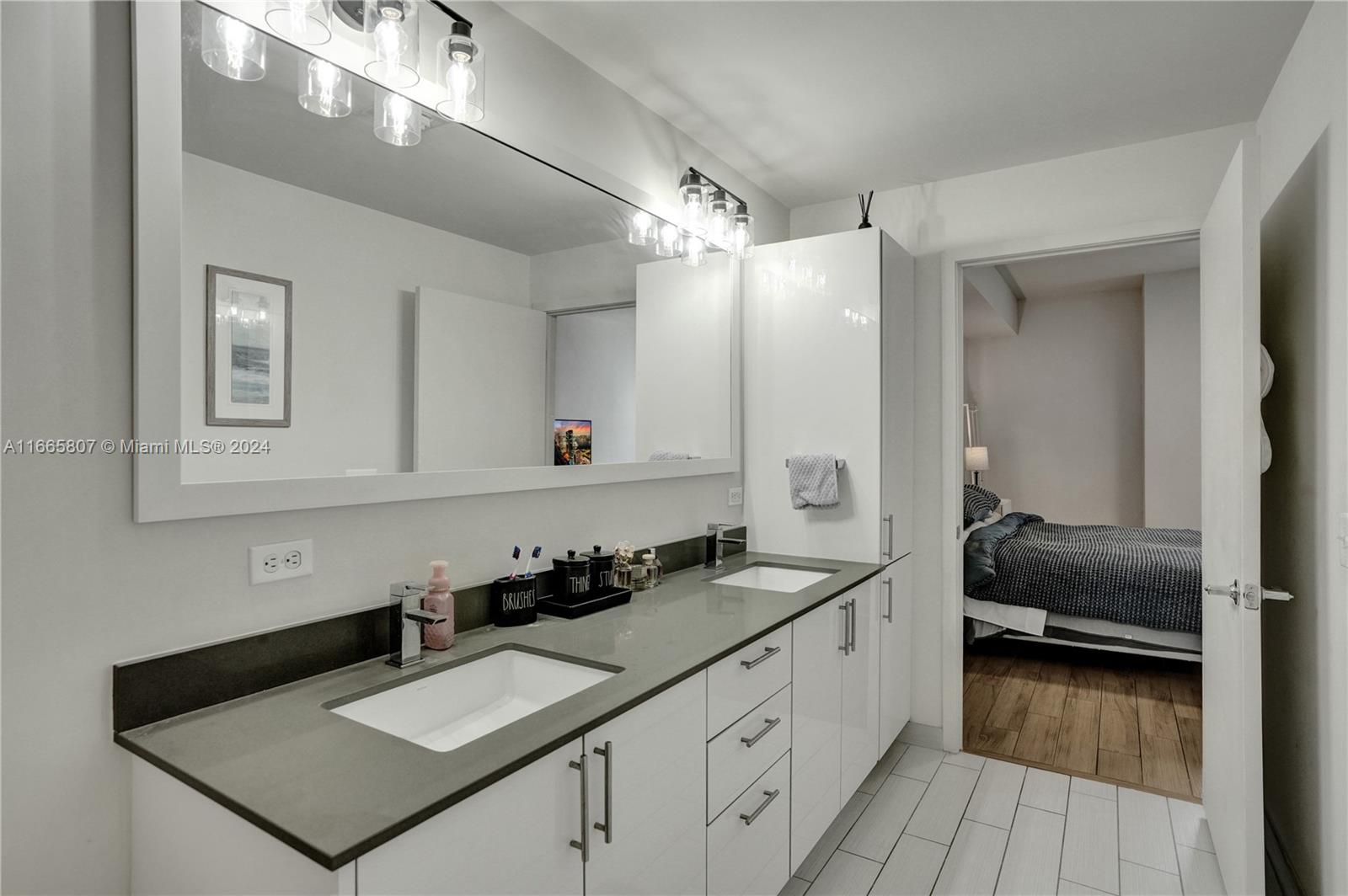 999 SW 1st Ave Unit 1807, Miami, Florida, 33130, United States, 2 Bedrooms Bedrooms, ,2 BathroomsBathrooms,Residential,For Sale,999 SW 1st Ave Unit 1807,1632303