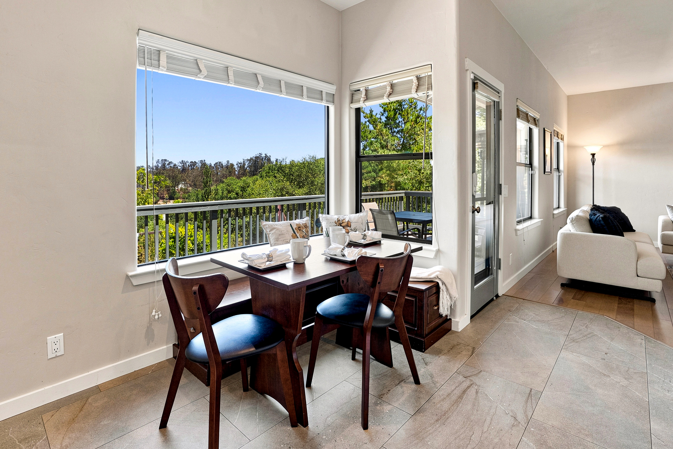  5324 Hidden Oak Court, Royal Oaks - 物件實景