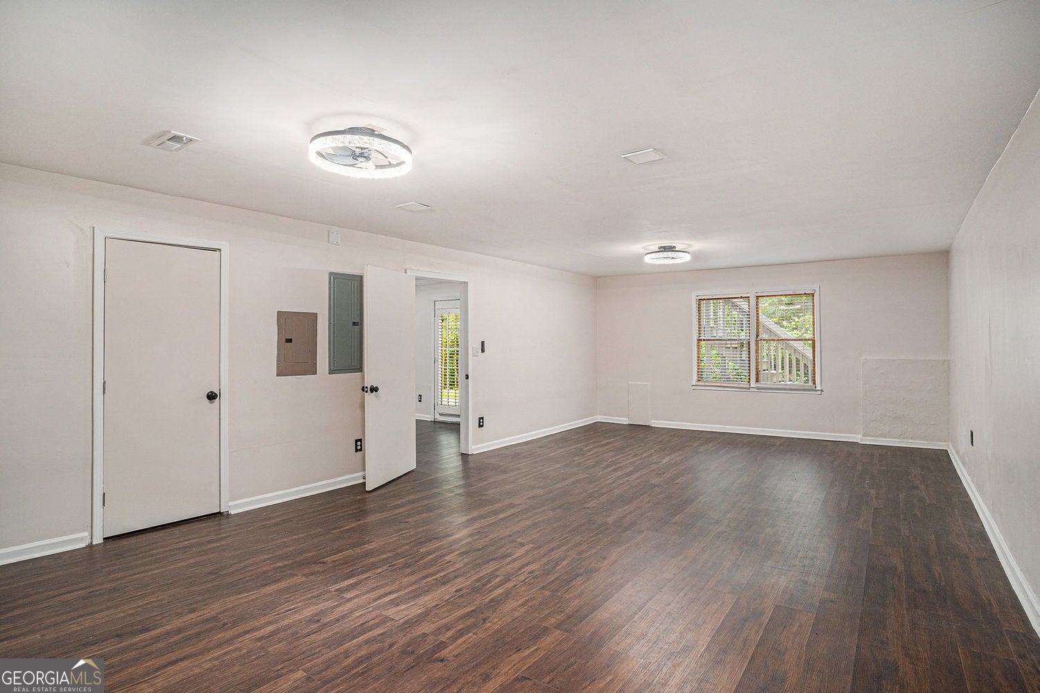 Covington, Georgia, 30014, United States, 5 Bedrooms Bedrooms, ,5 BathroomsBathrooms,Residential,For Sale,1953345