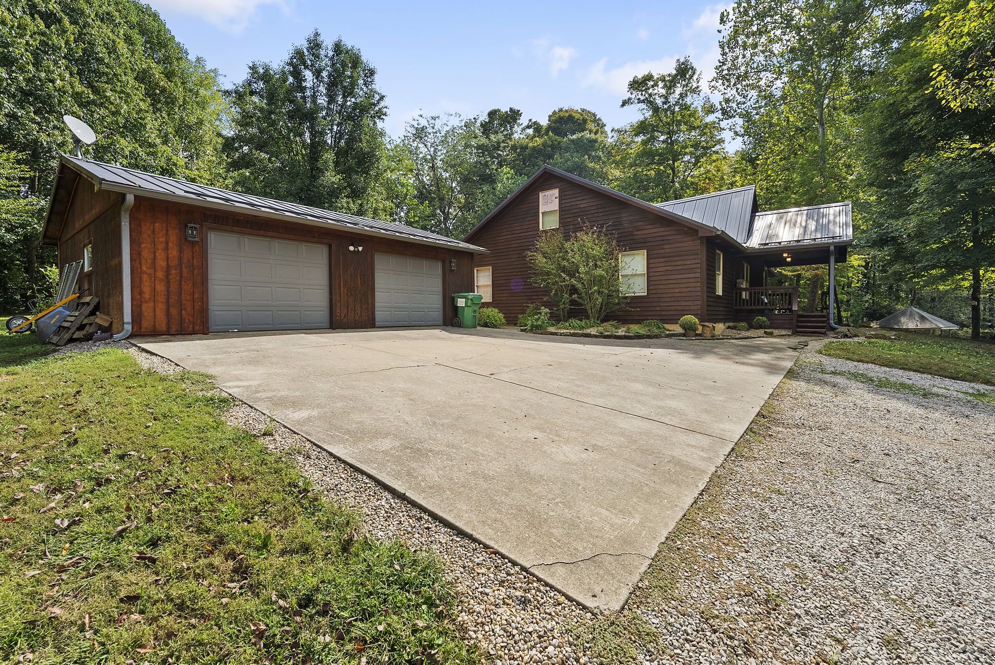 Bloomfield, Indiana, 47424, United States, 3 Bedrooms Bedrooms, ,2 BathroomsBathrooms,Residential,For Sale,1976098