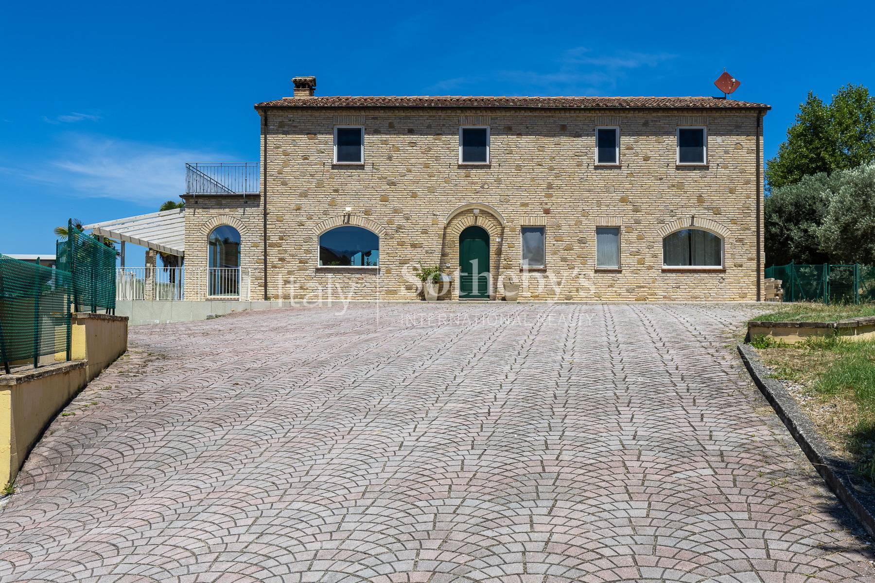  Elegant Contemporary Residence with Vineyard Near the Sea - 物件實景