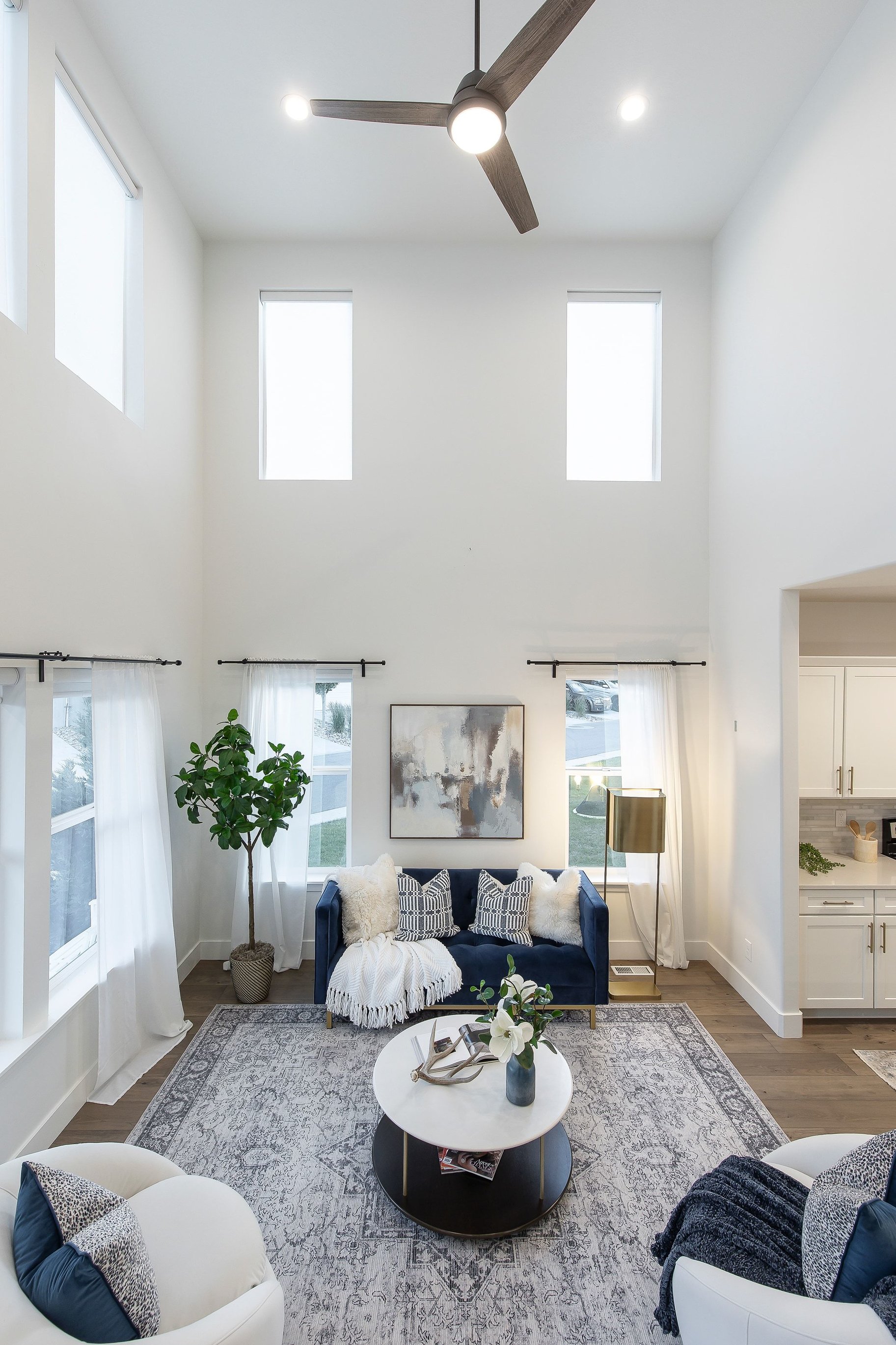  Stylish End-Unit Townhome - 物件實景