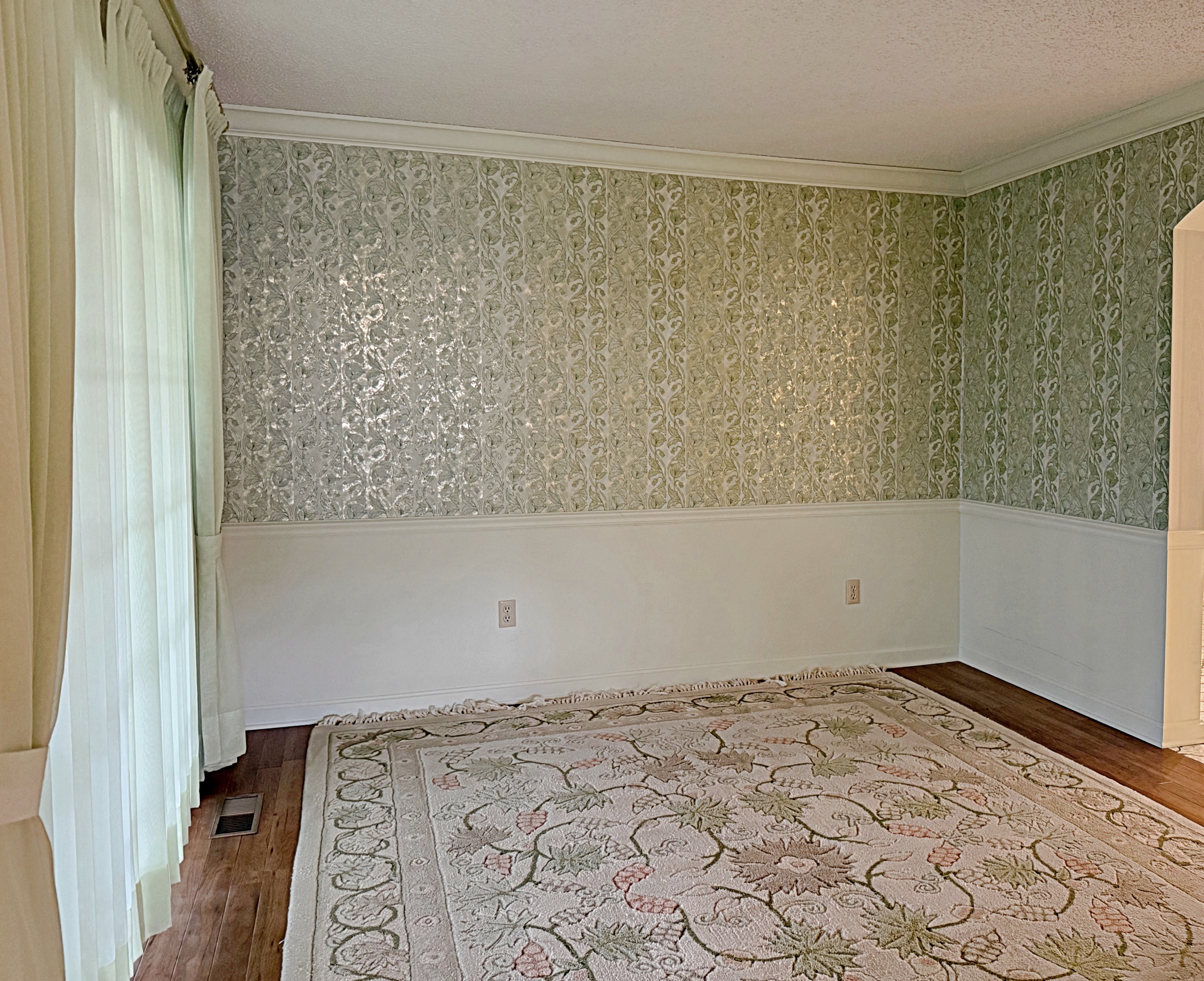 Loogootee, Indiana, 47553, United States, 3 Bedrooms Bedrooms, ,4 BathroomsBathrooms,Residential,For Sale,2002453