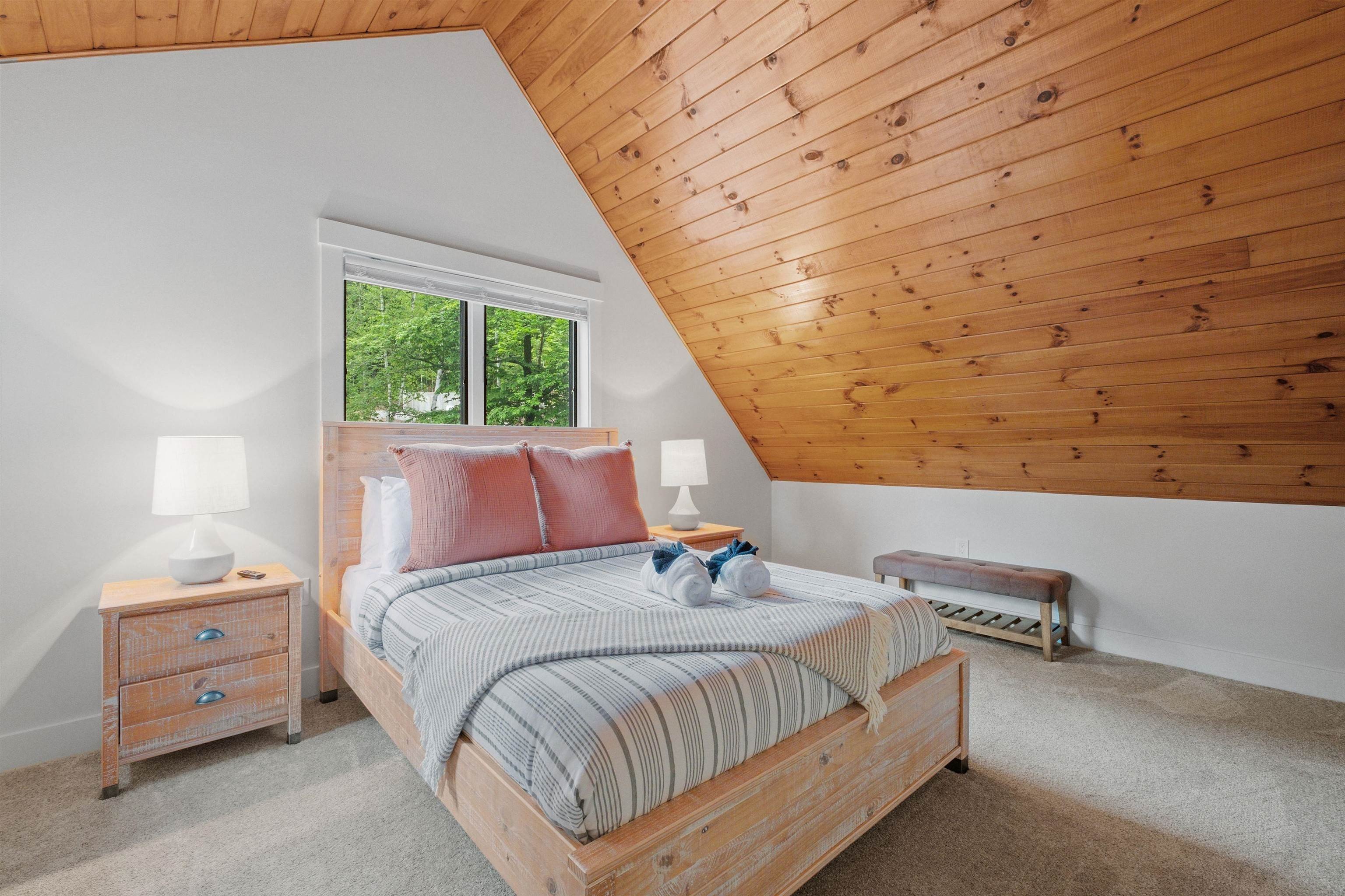 Lincoln, New Hampshire, 03251, United States, 4 Bedrooms Bedrooms, ,4 BathroomsBathrooms,Residential,For Sale,1803073