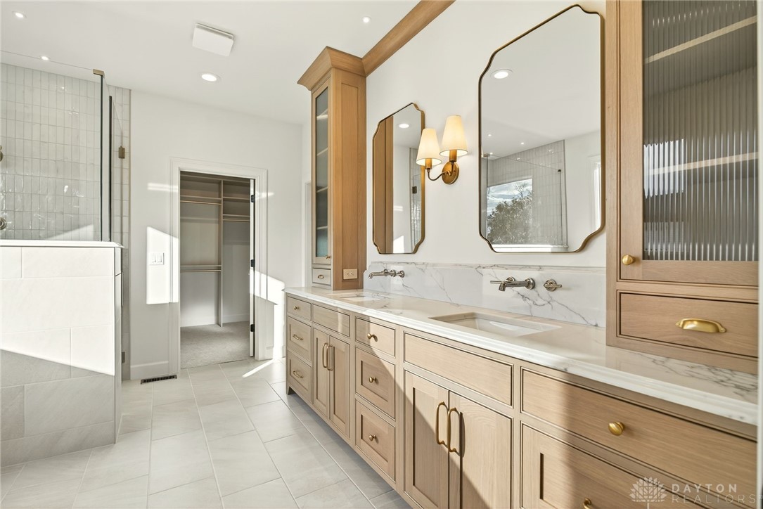 Washington Twp, Ohio, 45458, United States, 5 Bedrooms Bedrooms, ,5 BathroomsBathrooms,Residential,For Sale,1988352