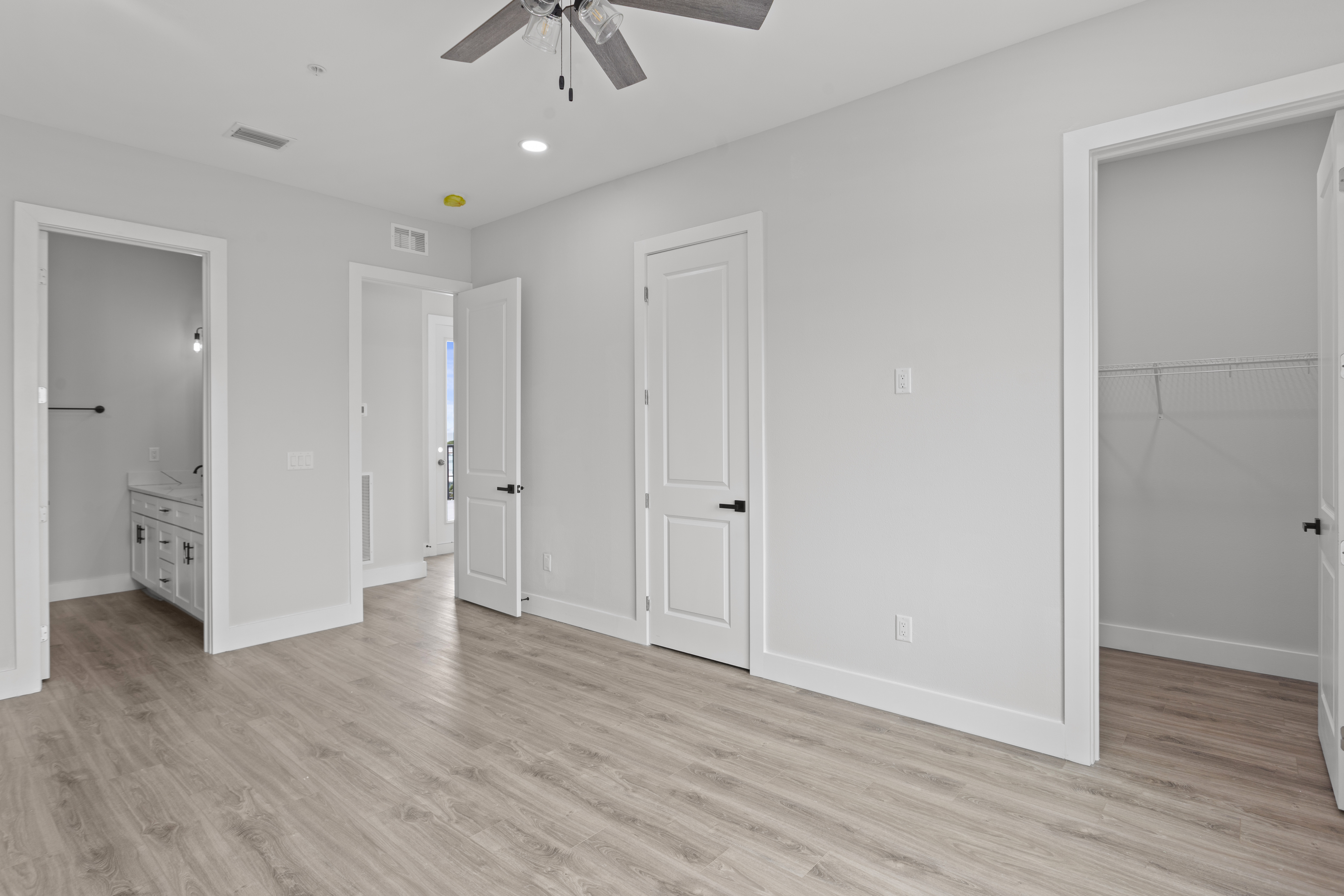 11605 1st St E # 6, Treasure Island, Florida, 33706, United States, 5 Bedrooms Bedrooms, ,4 BathroomsBathrooms,Residential,For Sale,11605 1st St E # 6,1423678