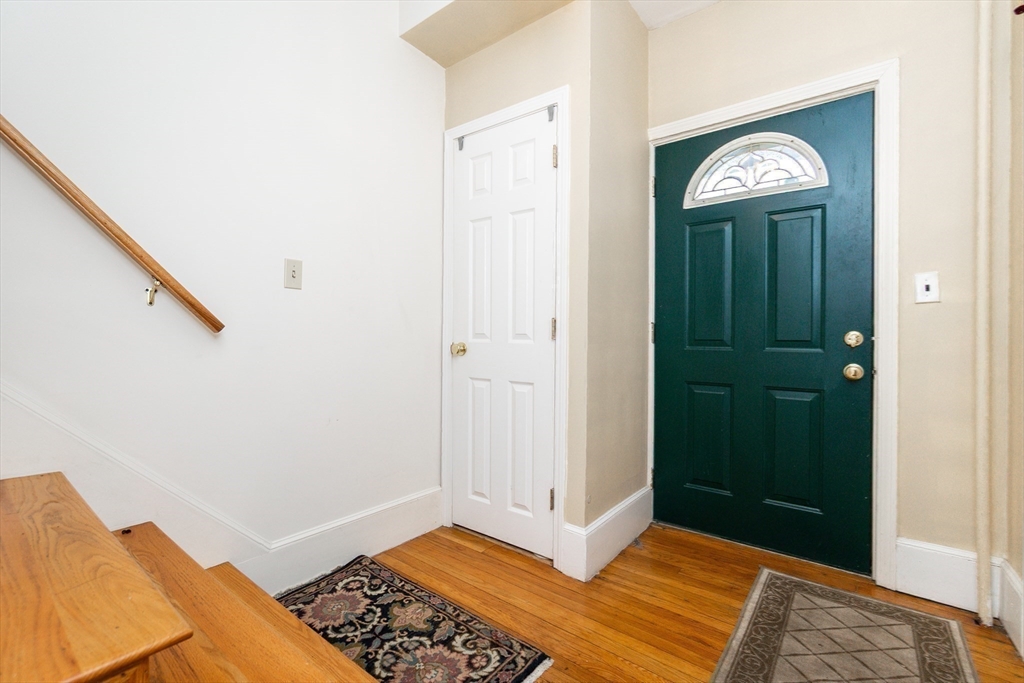 Wakefield, Massachusetts, 01880, United States, 4 Bedrooms Bedrooms, ,2 BathroomsBathrooms,Residential,For Sale,1976836