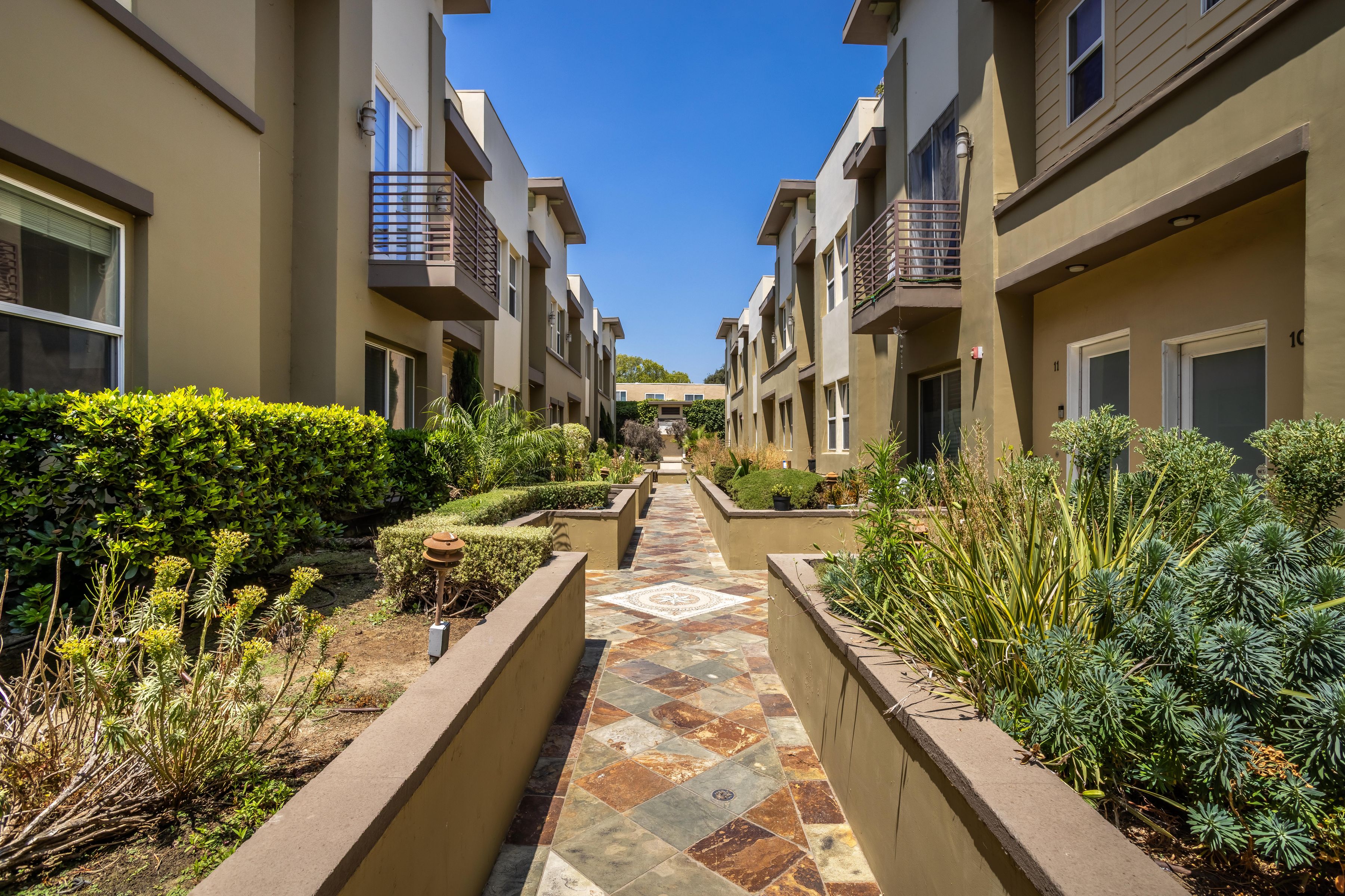  Modern Pasadena Townhome with Private 2-Car Garage - 物件實景
