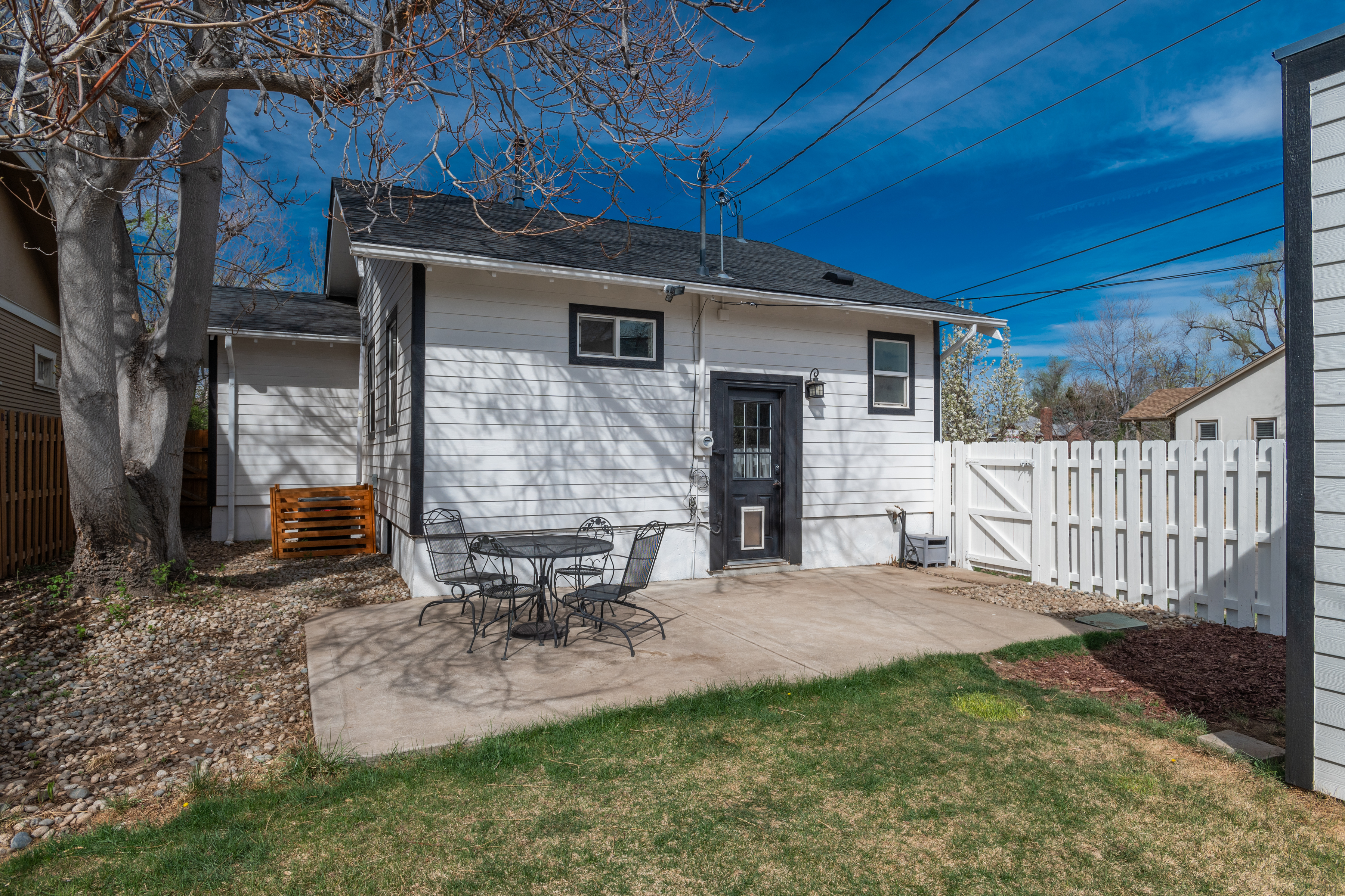  Beautifully updated 1929 bungalow in the heart of DU - 物件實景
