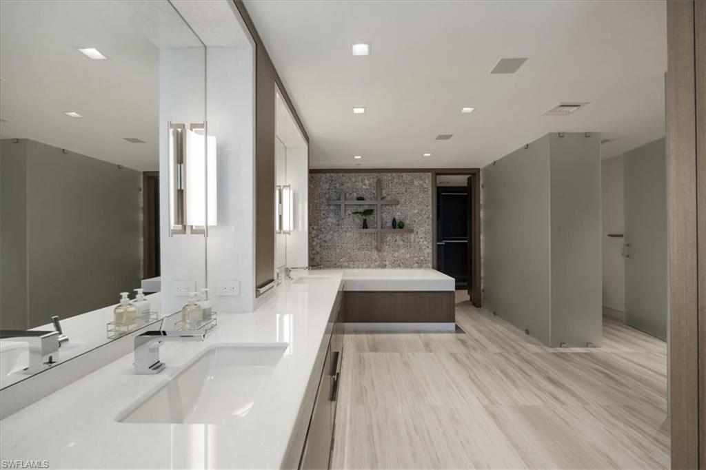 Naples, Florida, 34108, United States, 5 Bedrooms Bedrooms, ,5 BathroomsBathrooms,Residential,For Sale,1960565