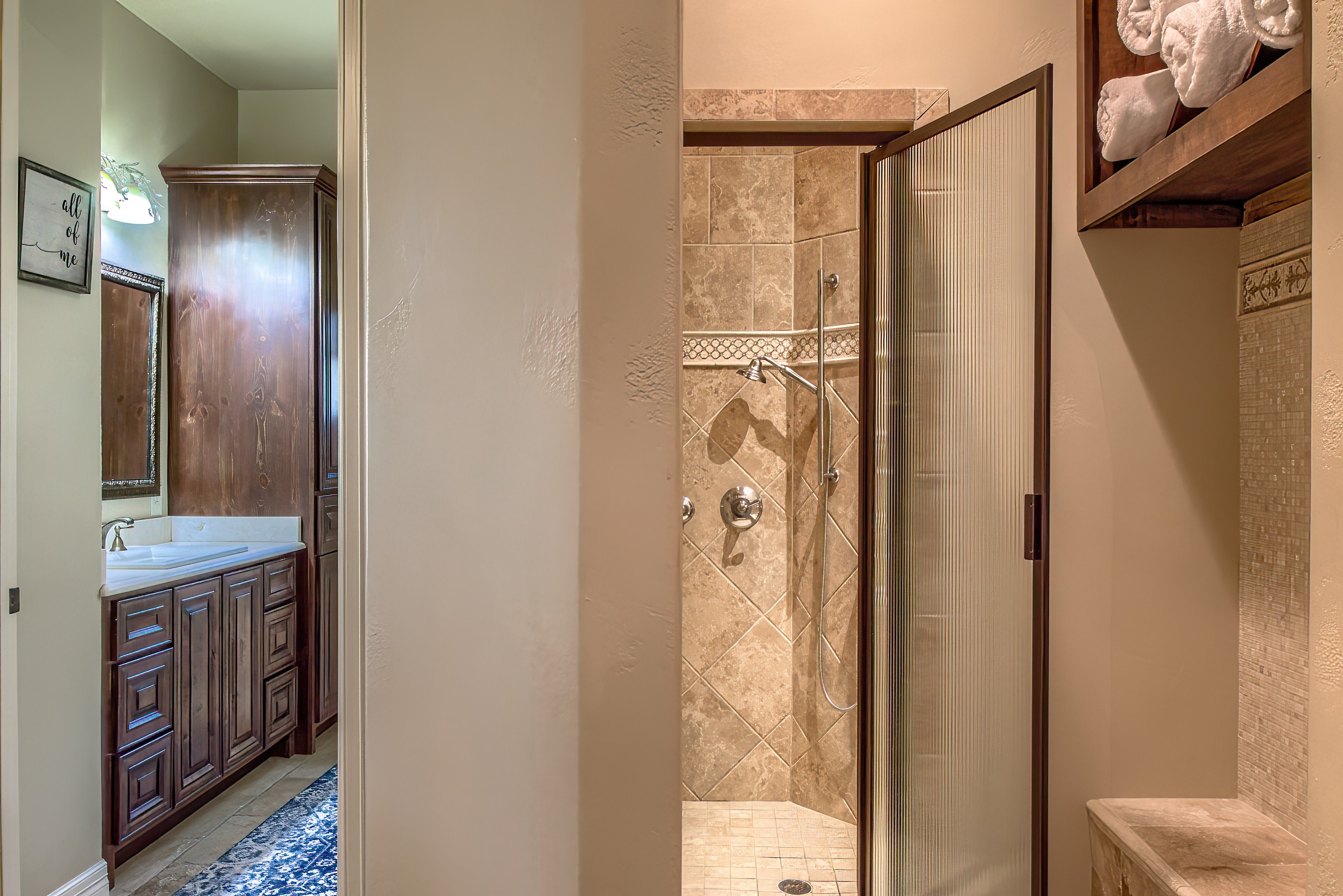 Seguin, Texas, 78155, United States, 7 Bedrooms Bedrooms, ,7 BathroomsBathrooms,Residential,For Sale,1994199