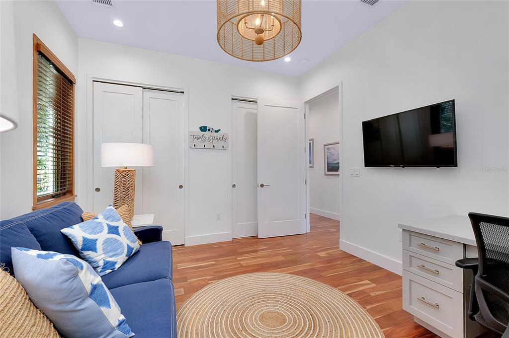 Sarasota, Florida, 34236, United States, 5 Bedrooms Bedrooms, ,6 BathroomsBathrooms,Residential,For Sale,1994803