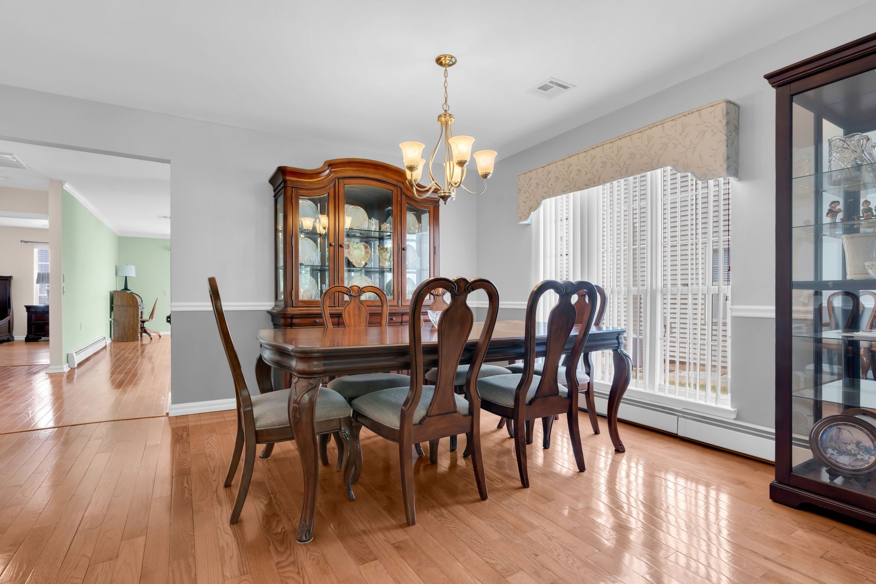  Move-In Ready Holiday Heights Home - 物件實景