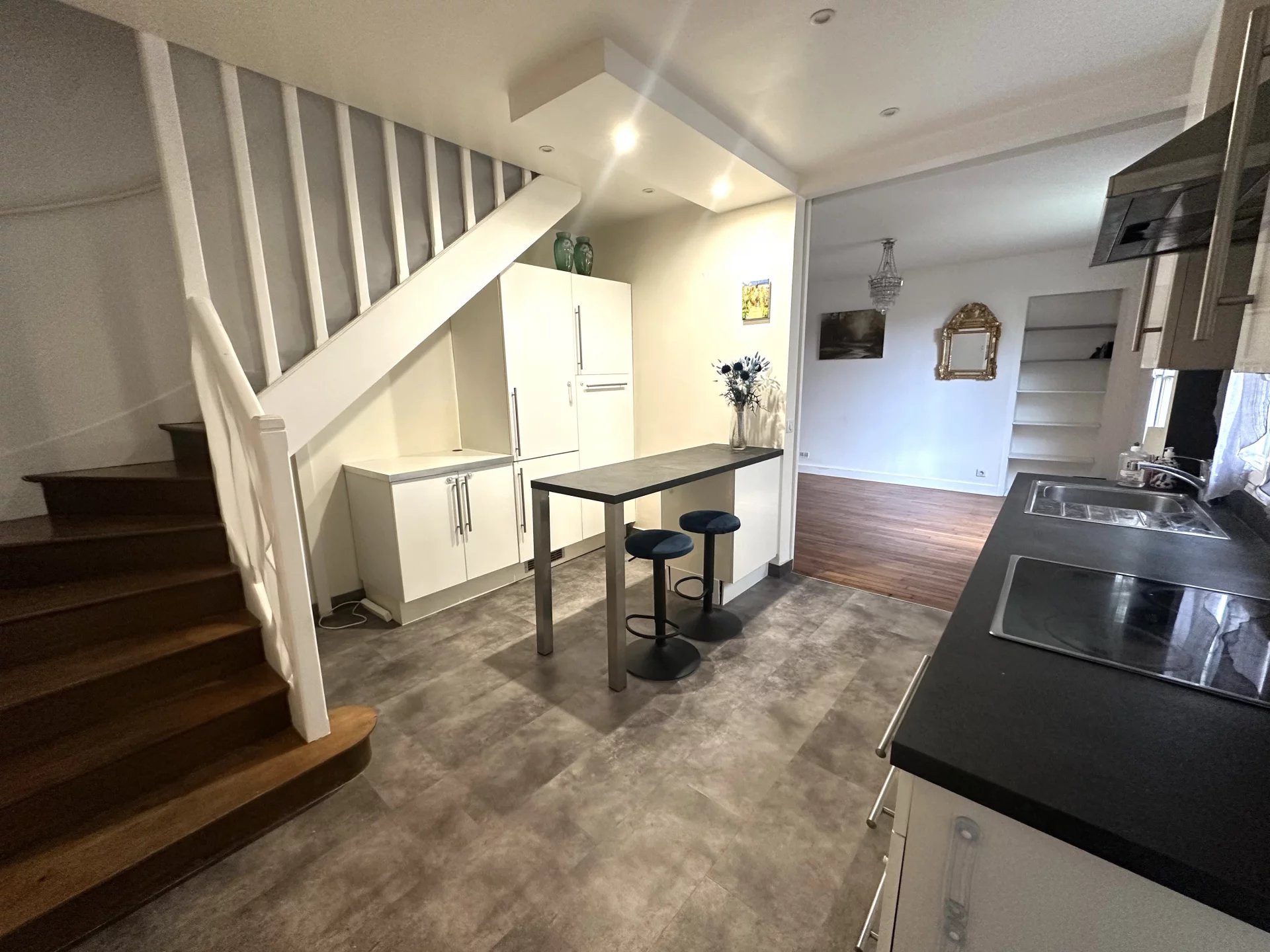 Le Vésinet, Île-de-France, 78110, FR, 2 Bedrooms Bedrooms, ,3 BathroomsBathrooms,Residential,For Sale,1994805