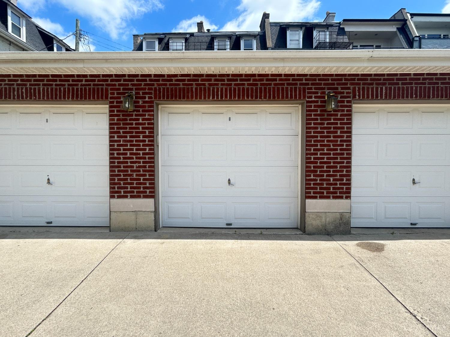 Cincinnati, Ohio, 45219, United States, 4 Bedrooms Bedrooms, ,4 BathroomsBathrooms,Residential,For Sale,1804934