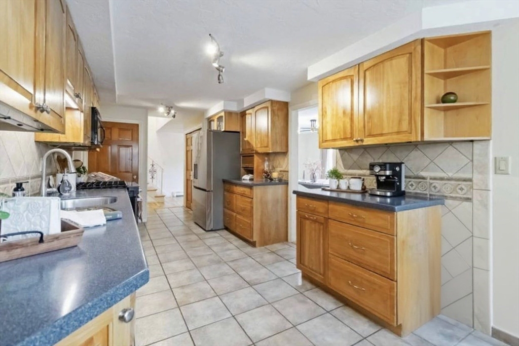 Natick, Massachusetts, 01760, United States, 4 Bedrooms Bedrooms, ,4 BathroomsBathrooms,Residential,For Sale,1950853