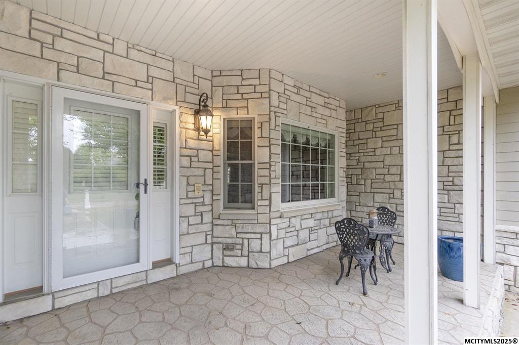 Mason City, Iowa, 50401, United States, 5 Bedrooms Bedrooms, ,4 BathroomsBathrooms,Residential,For Sale,1973709