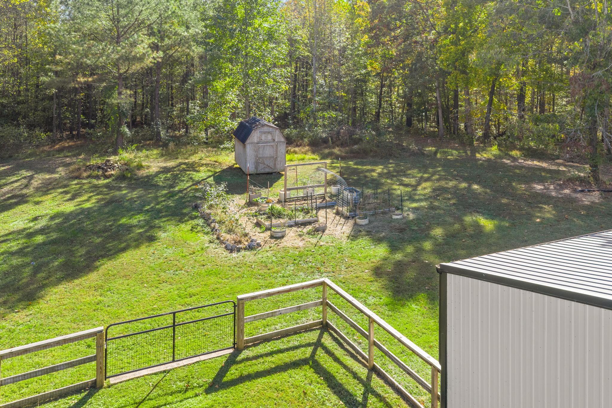 Clarksville, Tennessee, 37040, United States, 4 Bedrooms Bedrooms, ,3 BathroomsBathrooms,Residential,For Sale,1988852