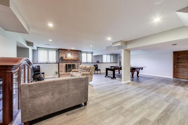 Barrington, Illinois, 60010, United States, 5 Bedrooms Bedrooms, ,6 BathroomsBathrooms,Residential,For Sale,2048661