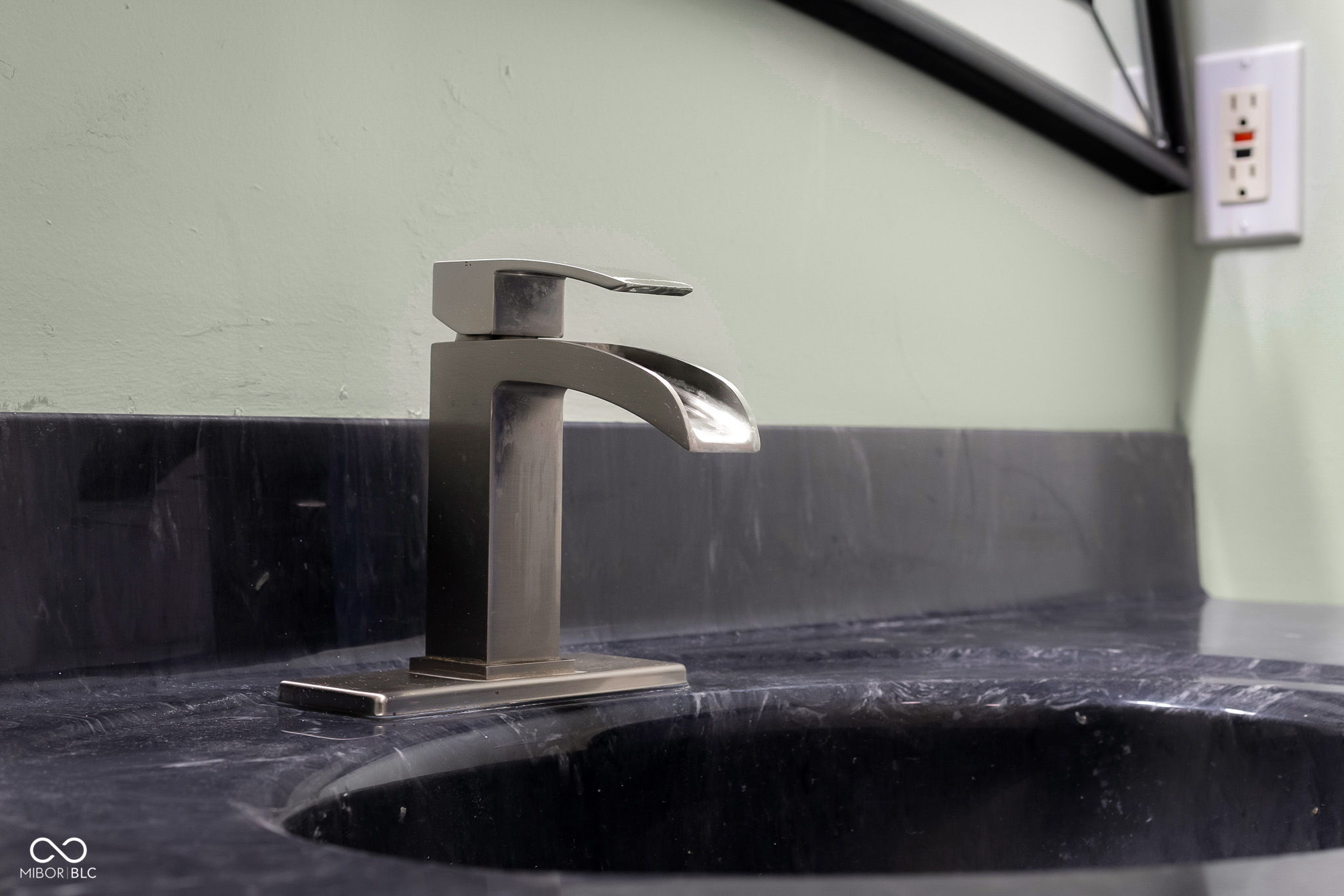 Columbus, Indiana, 47201, United States, 5 Bedrooms Bedrooms, ,6 BathroomsBathrooms,Residential,For Sale,1982008