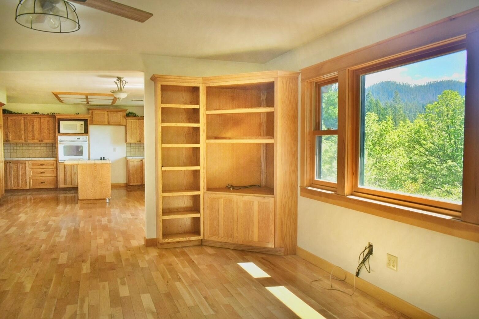 Cave Junction, Oregon, 97523, United States, 3 Bedrooms Bedrooms, ,3 BathroomsBathrooms,Residential,For Sale,1975674