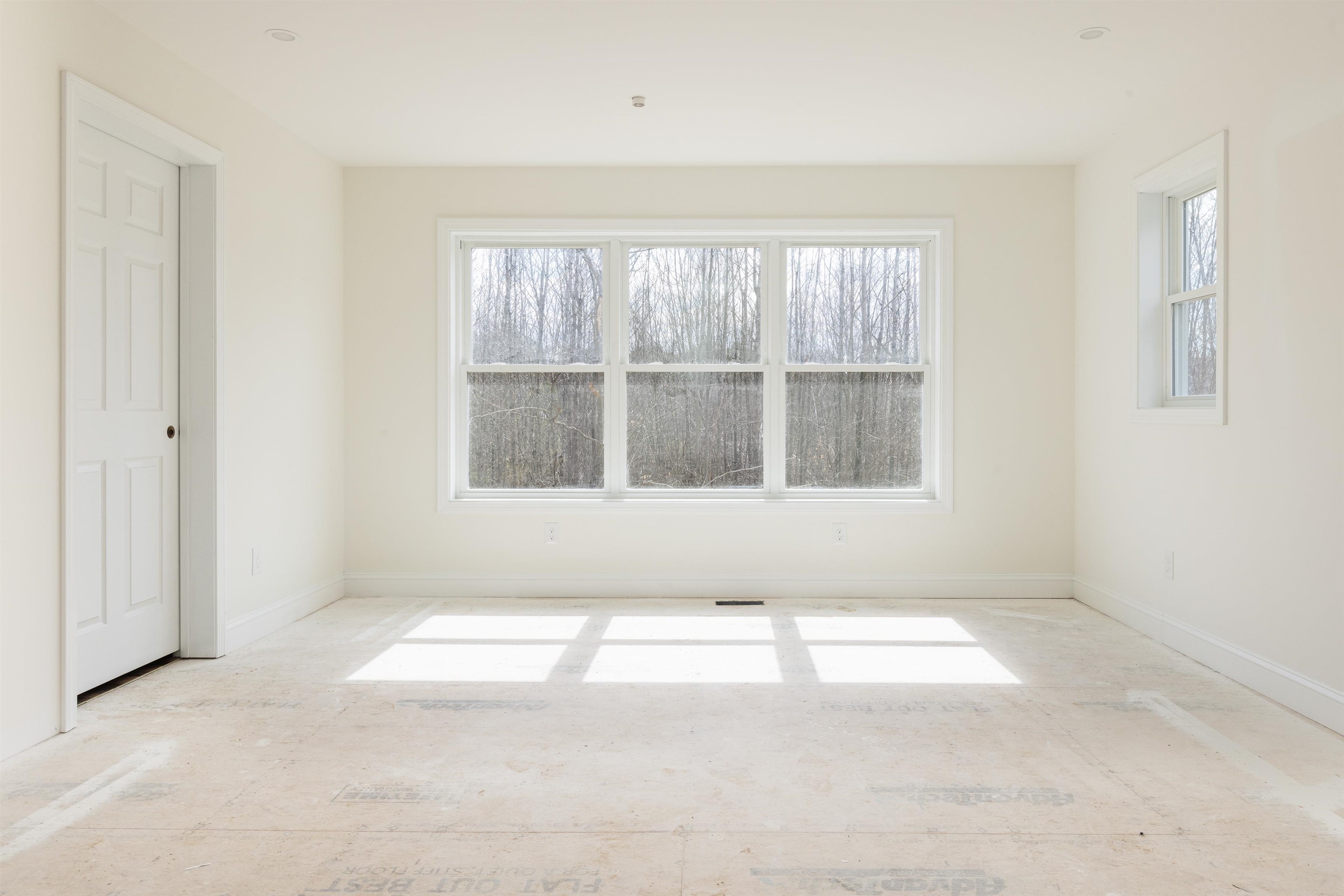 Lebanon, Maine, 04027, United States, 3 Bedrooms Bedrooms, ,3 BathroomsBathrooms,Residential,For Sale,1920819