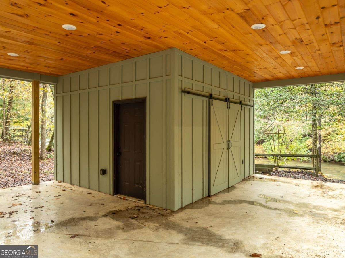 Ellijay, Georgia, 30540, United States, 3 Bedrooms Bedrooms, ,2 BathroomsBathrooms,Residential,For Sale,1972066