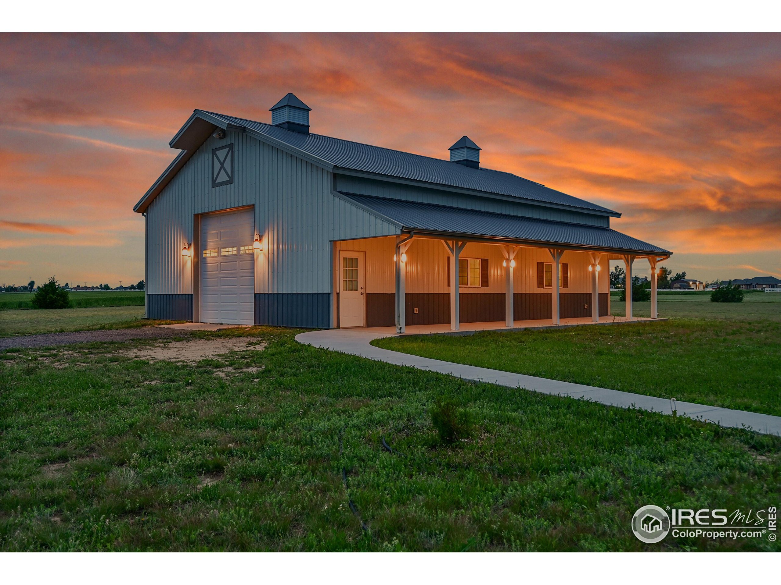 Strasburg, Colorado, 80136, United States, 3 Bedrooms Bedrooms, ,4 BathroomsBathrooms,Residential,For Sale,1991126