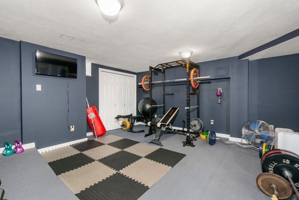 Holden, Massachusetts, 01520, United States, 4 Bedrooms Bedrooms, ,3 BathroomsBathrooms,Residential,For Sale,1948206