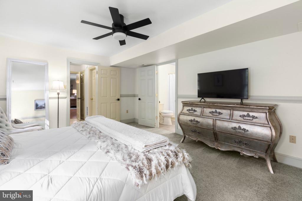 Fredericksburg, Virginia, 22407, United States, 4 Bedrooms Bedrooms, ,4 BathroomsBathrooms,Residential,For Sale,1849962