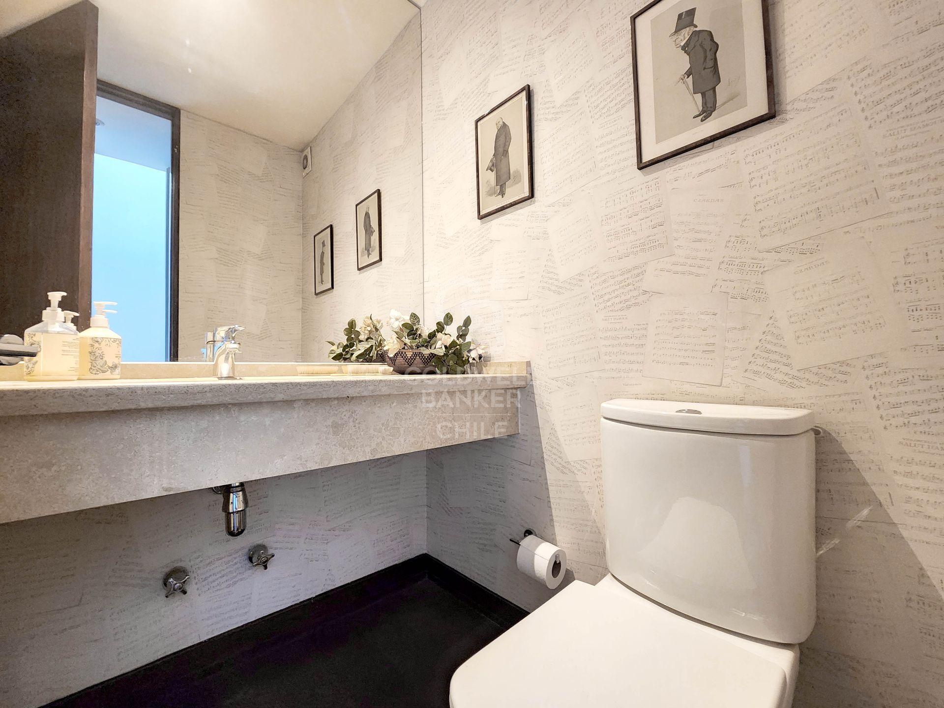 Vitacura, Chile, 3 Bedrooms Bedrooms, ,4 BathroomsBathrooms,Residential,For Sale,1867127