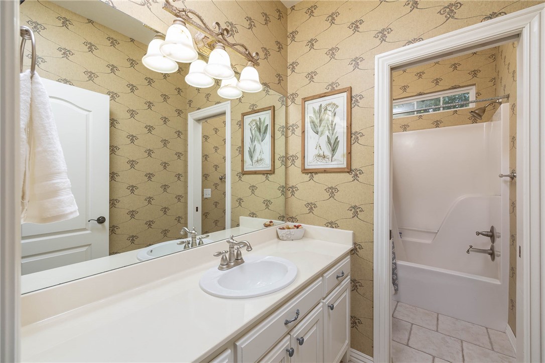 Bella Vista, Arkansas, 72714, United States, 4 Bedrooms Bedrooms, ,4 BathroomsBathrooms,Residential,For Sale,1918592