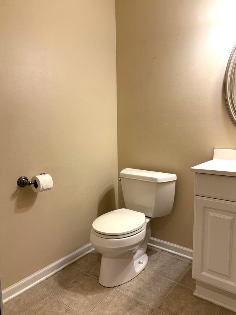 Naperville, Illinois, 60563, United States, 4 Bedrooms Bedrooms, ,3 BathroomsBathrooms,Residential,For Sale,1961191