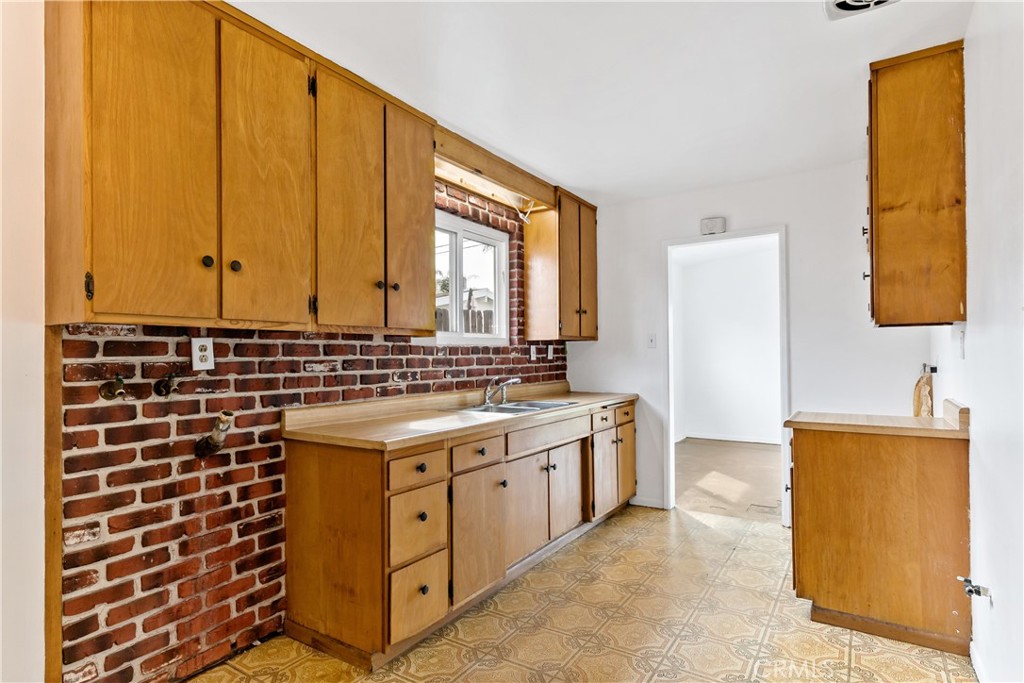 La Puente, California, 91744, United States, 4 Bedrooms Bedrooms, ,1 BathroomBathrooms,Residential,For Sale,1916074