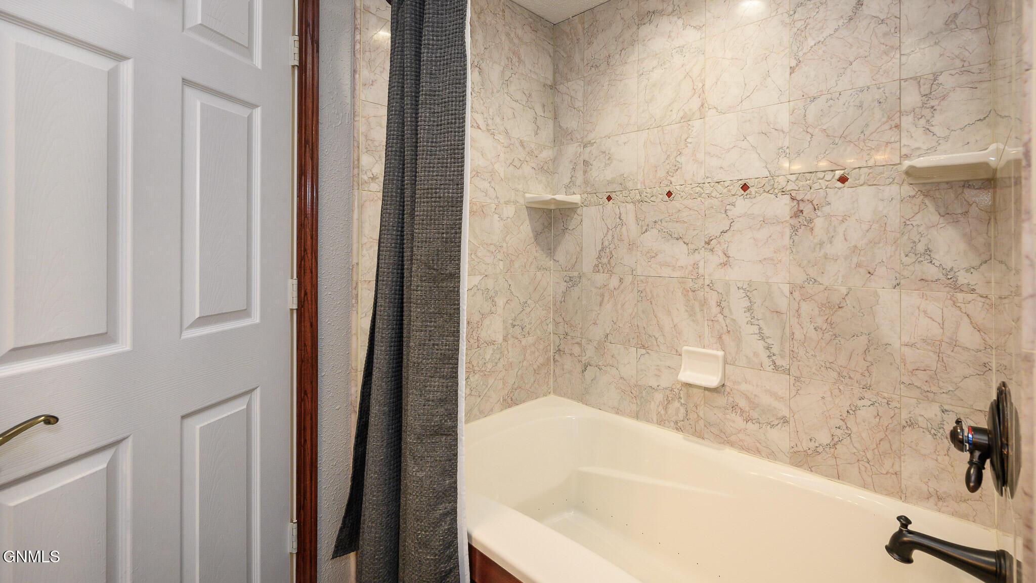 Mandan, North Dakota, 58554, United States, 5 Bedrooms Bedrooms, ,4 BathroomsBathrooms,Residential,For Sale,2005238